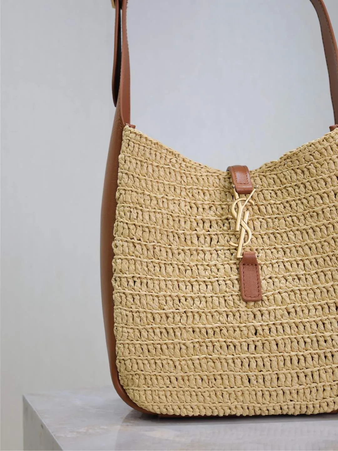 YSL LE 5 à 7 supple small in raffia and leather 823812 - Image 4