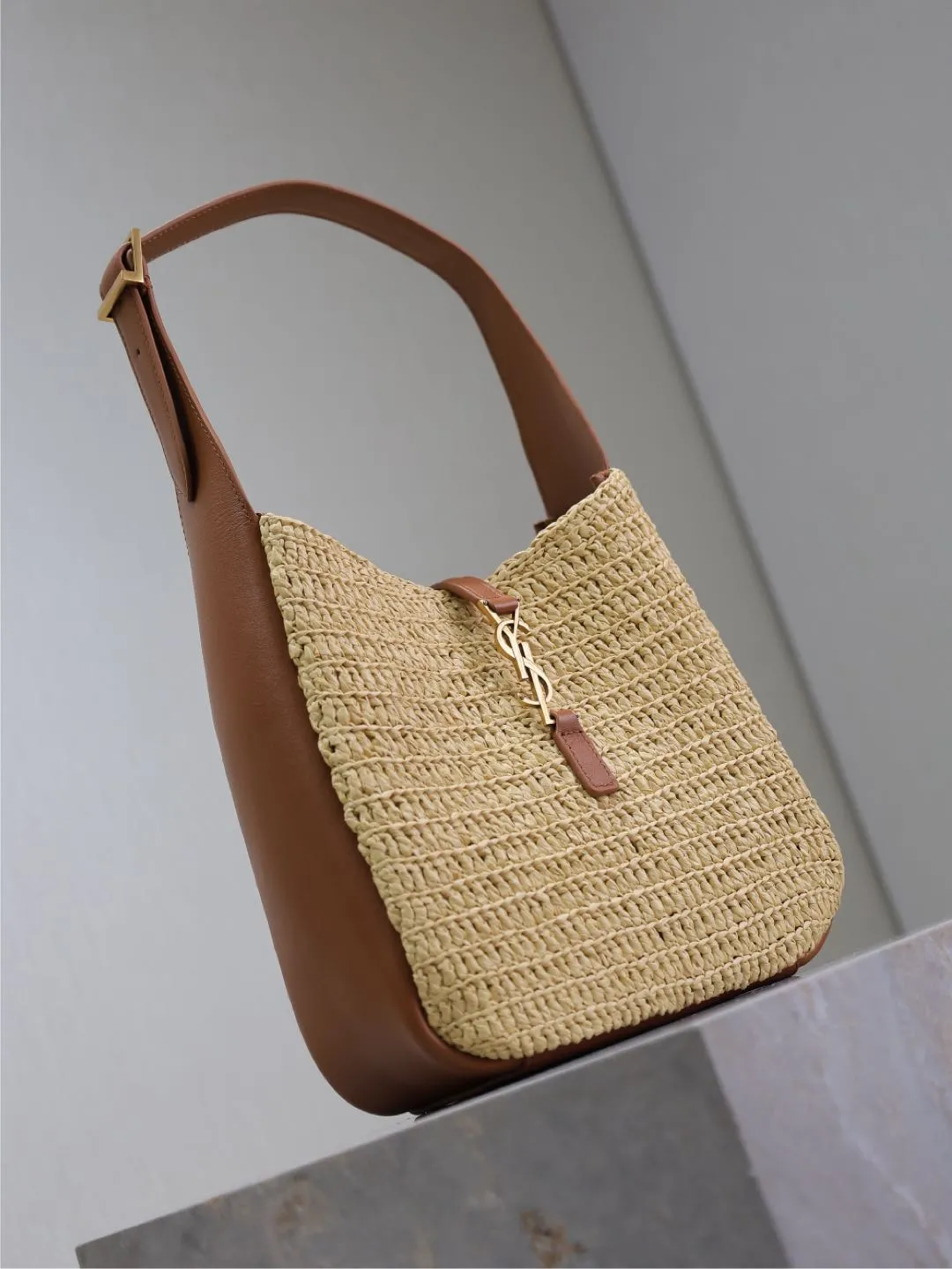 YSL LE 5 à 7 supple small in raffia and leather 823812 - Image 5