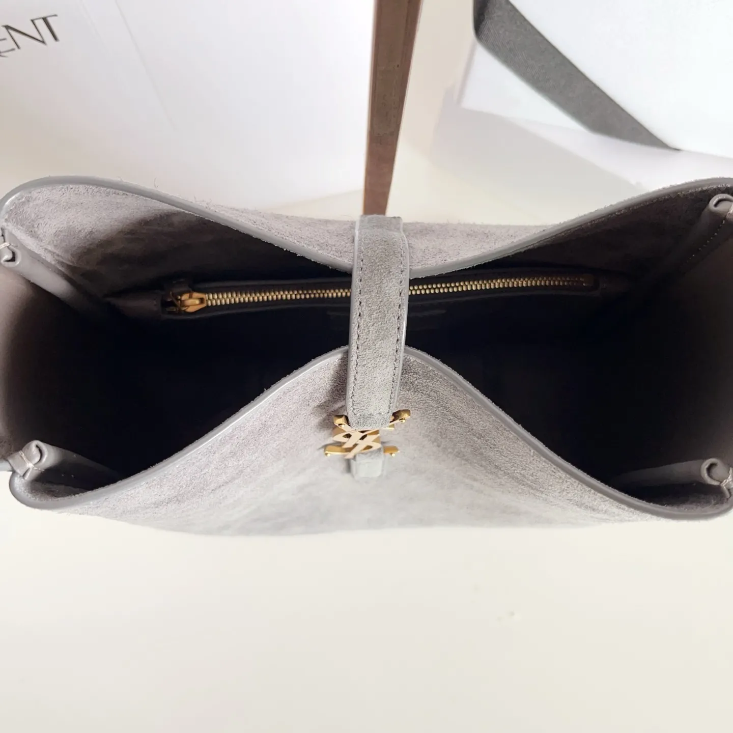 YSL LE 5 à 7 Supple Small in suede 713938 - Image 9