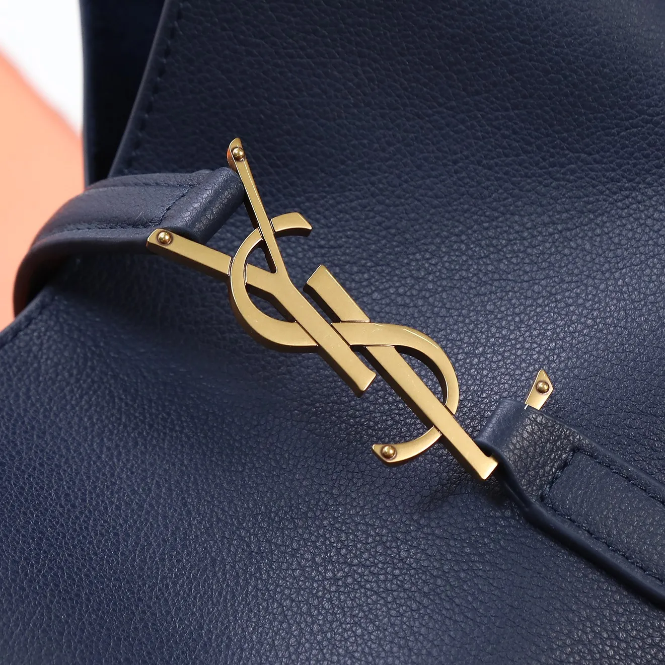 YSL LE 5 à 7 Supple Small in grained leather 713938 - 图片 3