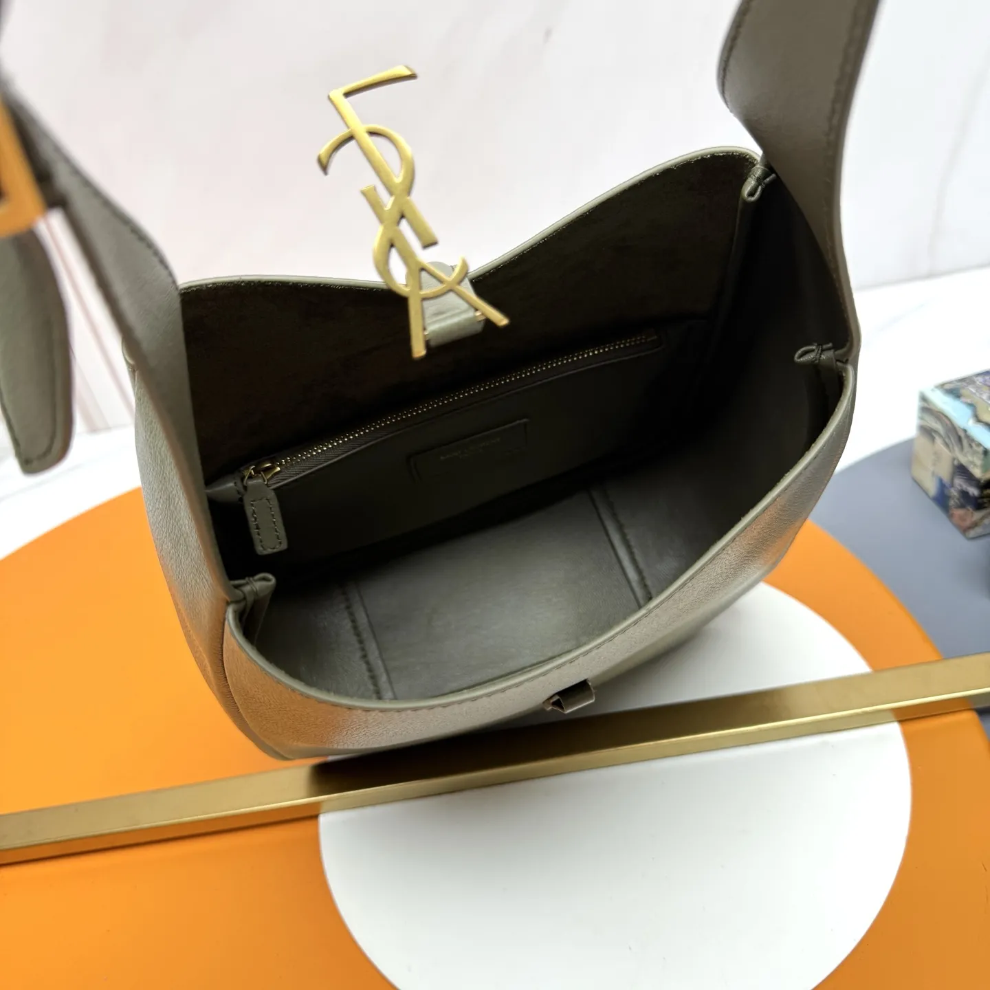 YSL LE 5 à 7 Supple Small in grained leather 713938 - 图片 10