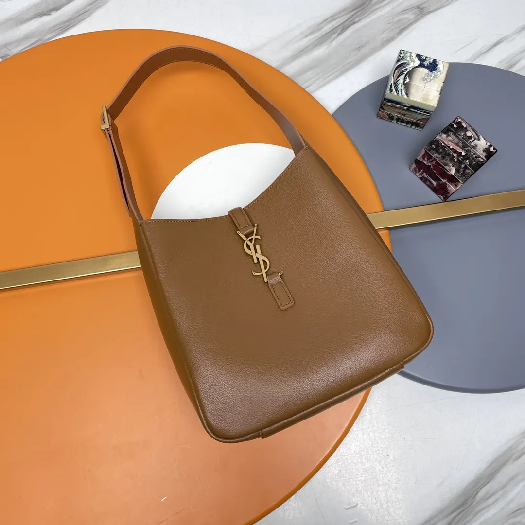 Alternative view of YSL LE 5 à 7 Supple Small in grained leather 713938