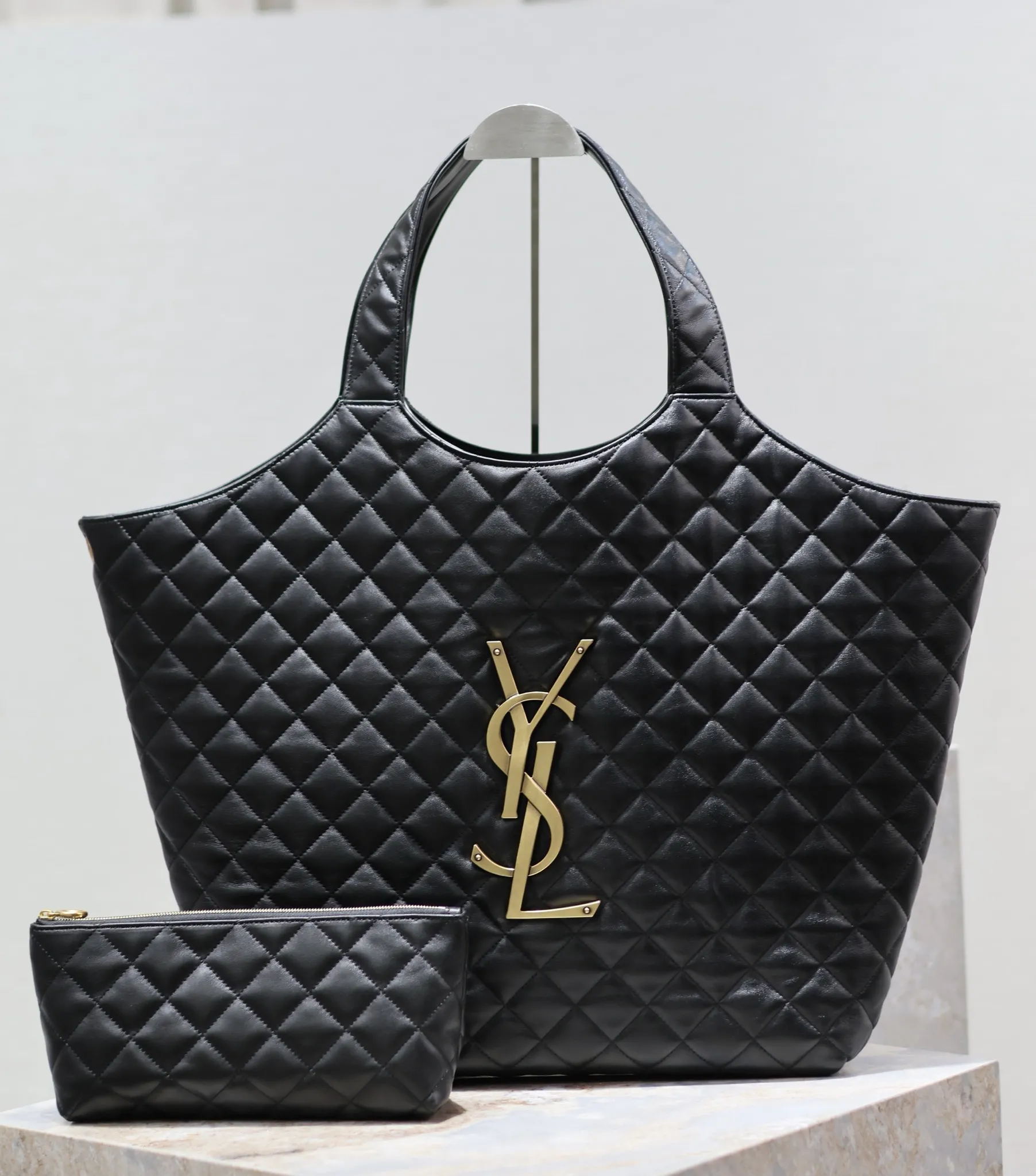 Alternative view of YSL ICARE in quilted lambskin 698651