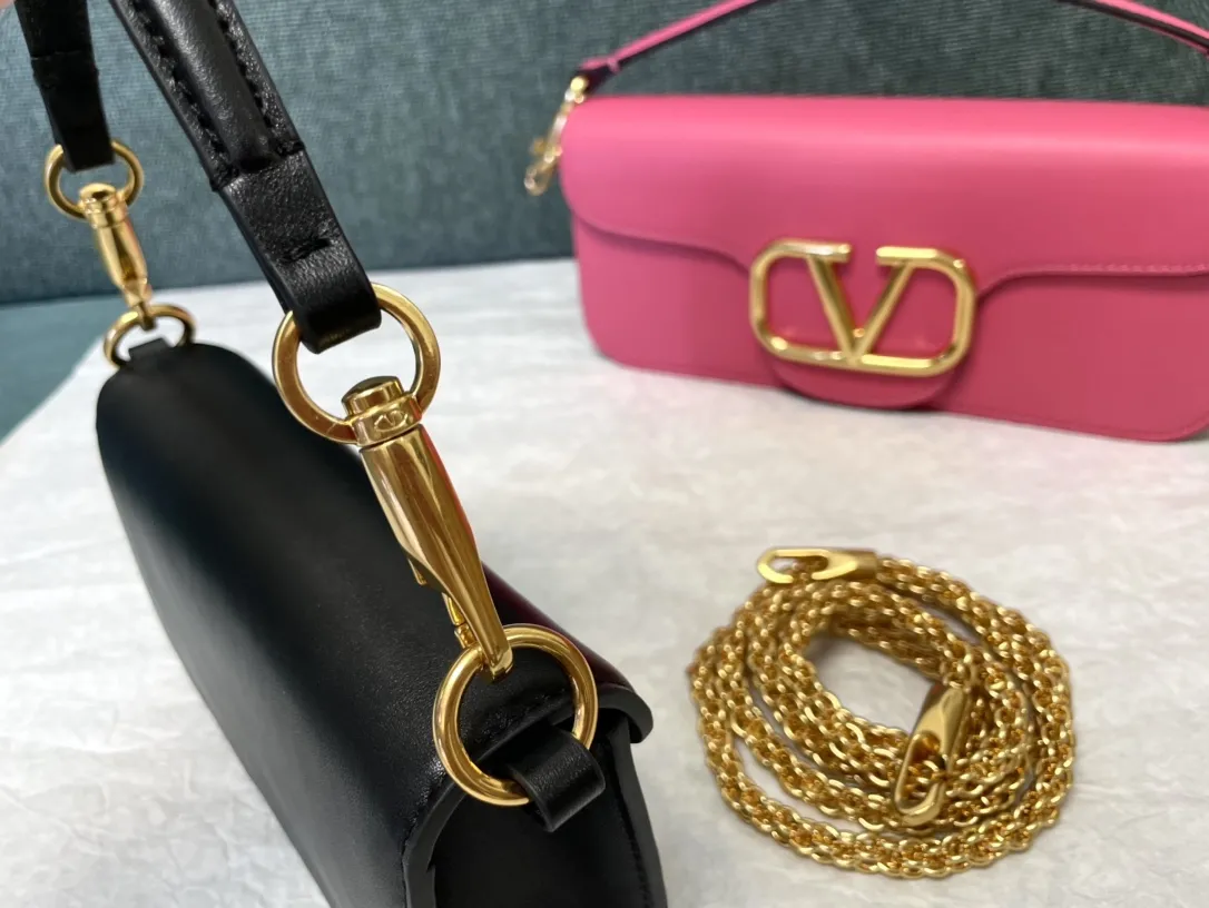 Valentino Garavani Loc?? Small Shoulder Bag In Calfskin 7W2B0K - Image 3