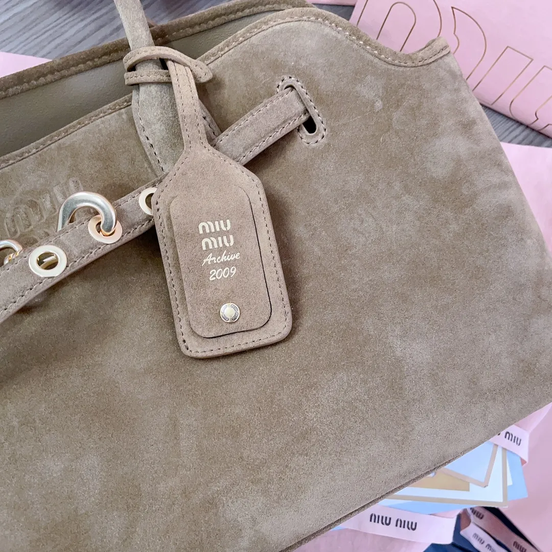 Miu Miu Aventure Large Suede Bag 5BG310 - 图片 8