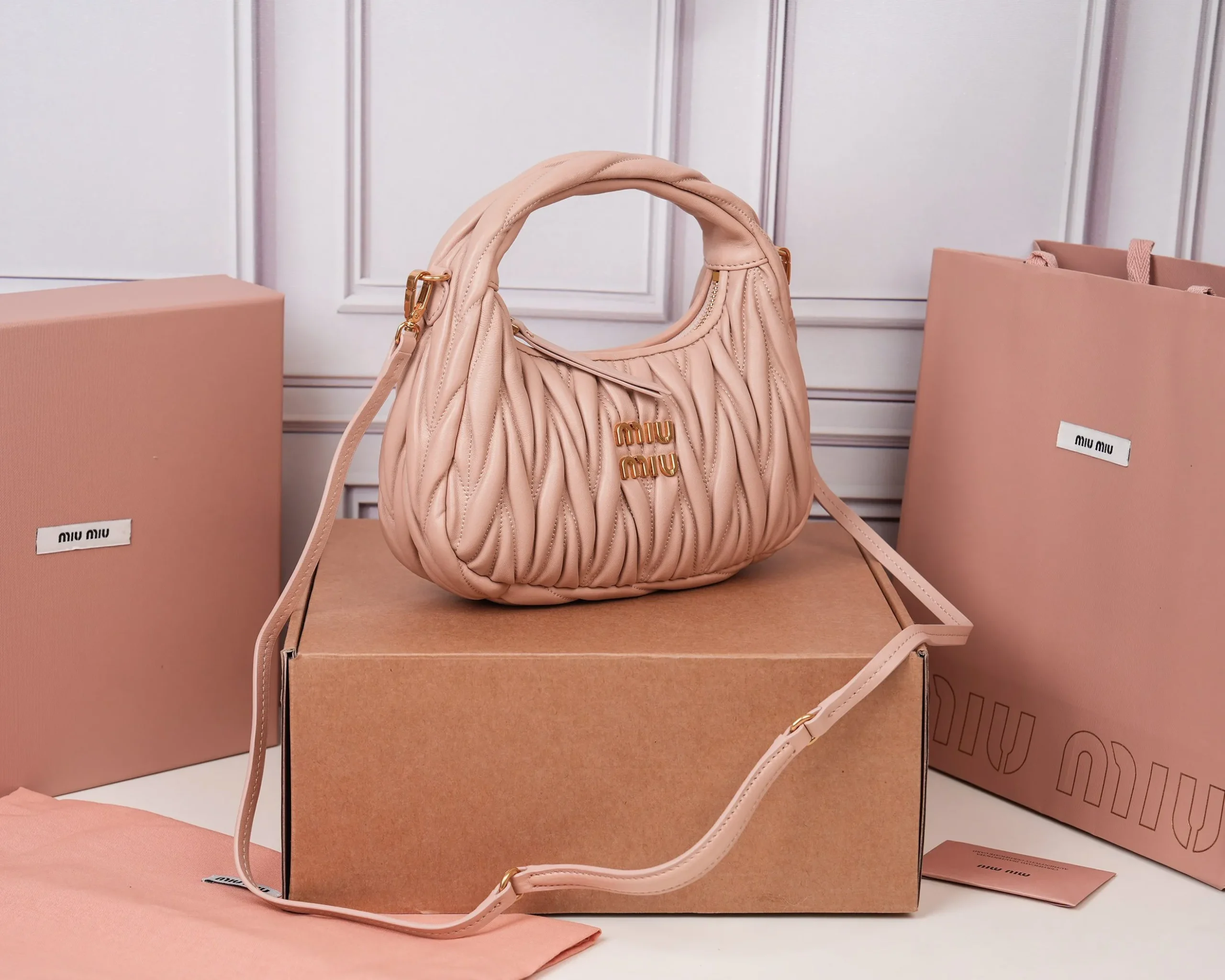 MiuMiu Wander matelass?? nappa leather hobo bag 5BC125 - 图片 3