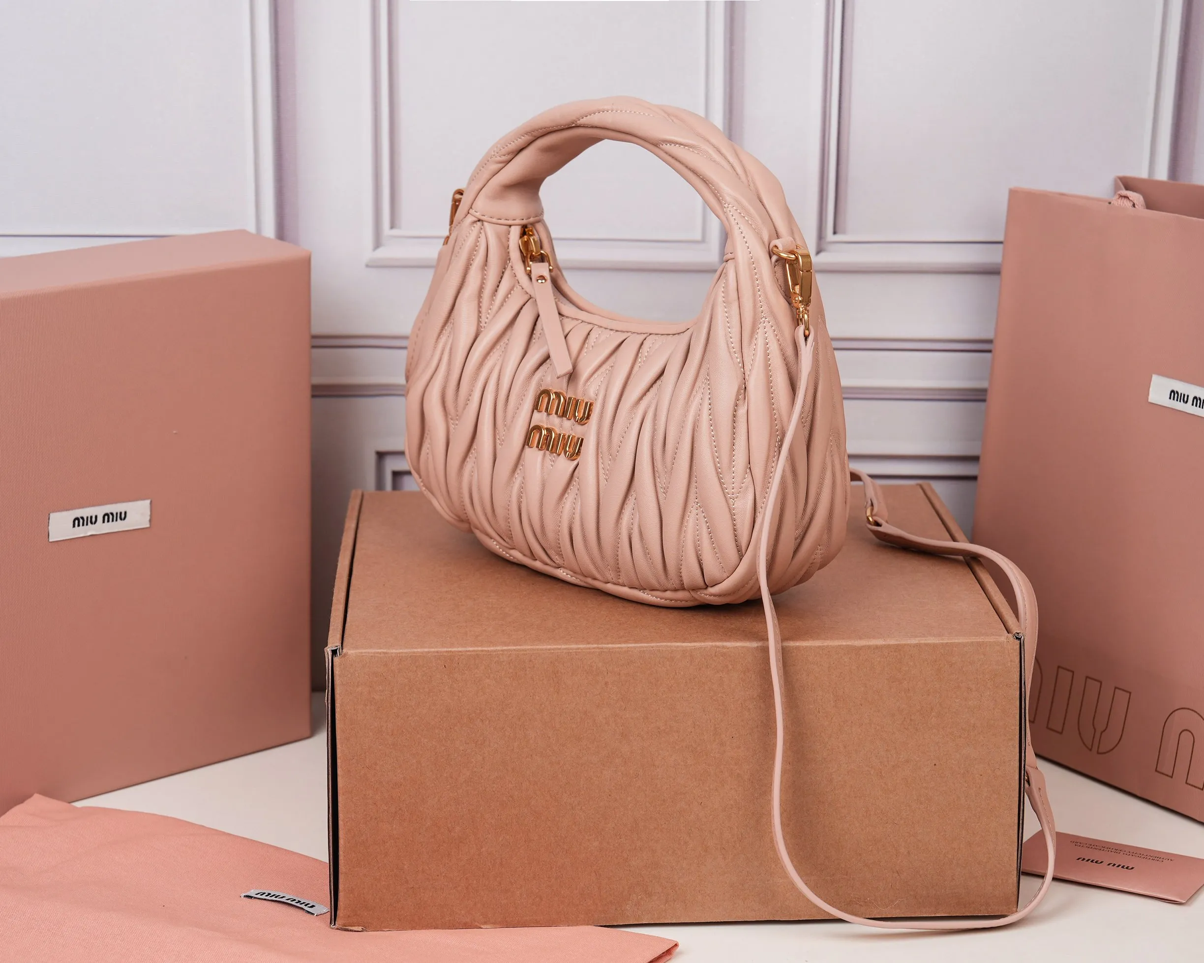 MiuMiu Wander matelass?? nappa leather hobo bag 5BC125 - 图片 4