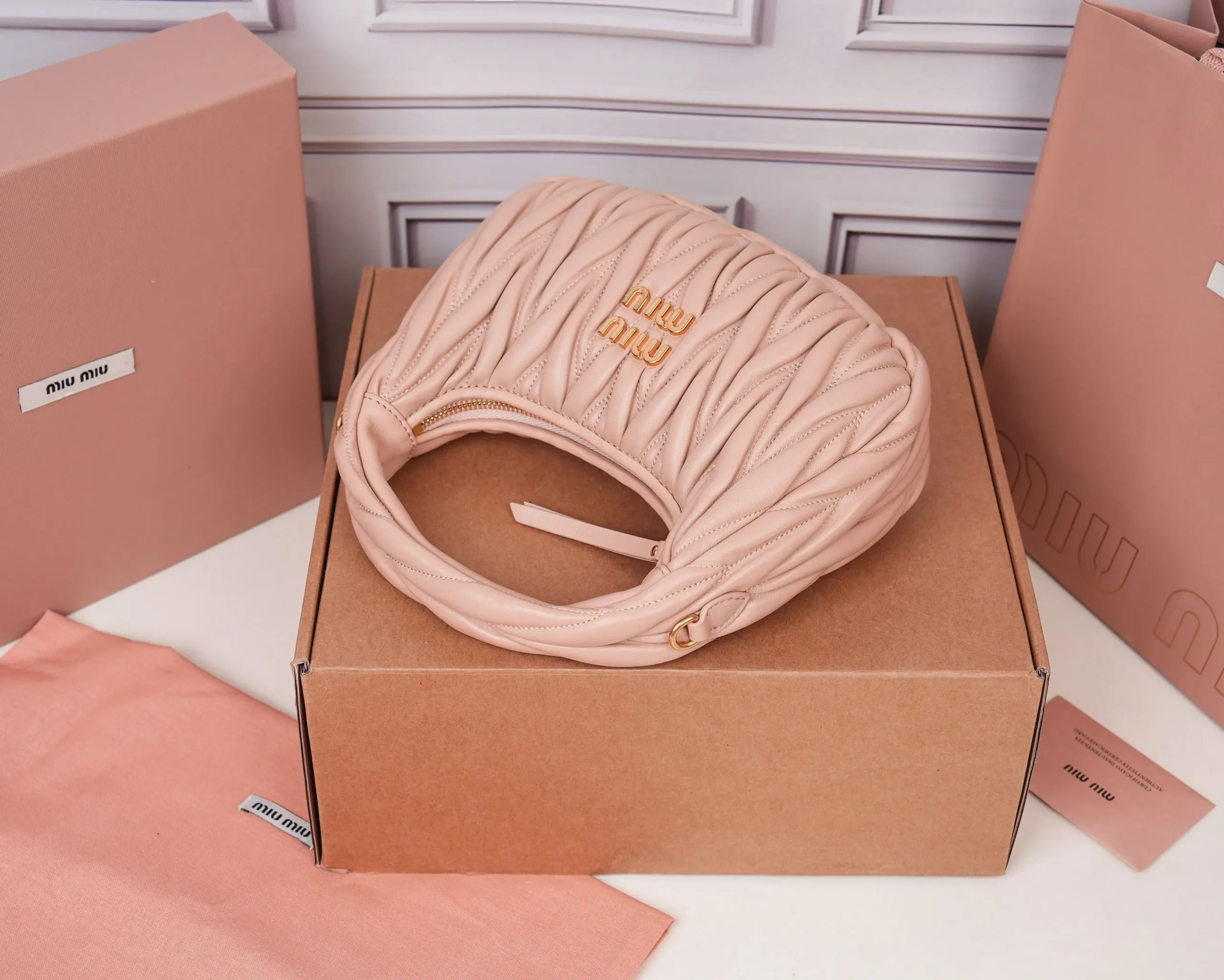 MiuMiu Wander matelass?? nappa leather hobo bag 5BC125 - 图片 7