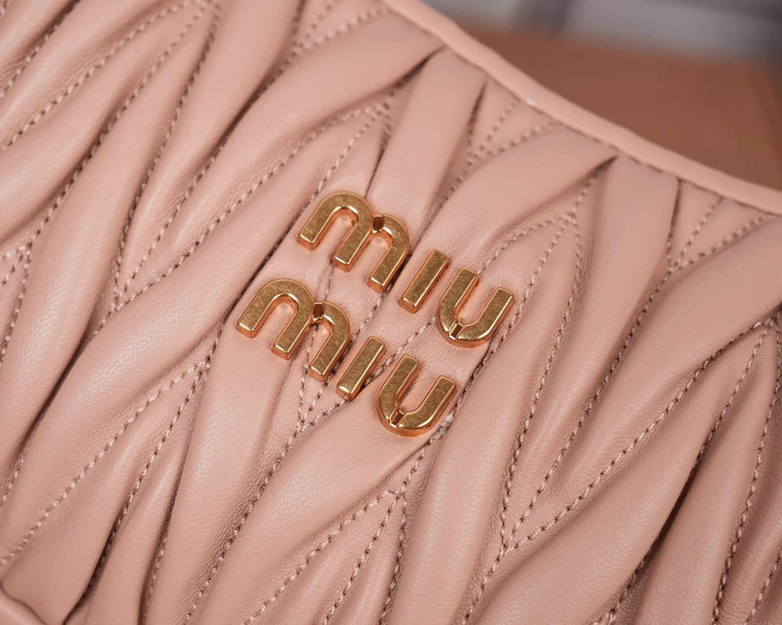 MiuMiu Wander matelass?? nappa leather hobo bag 5BC125 - 图片 8