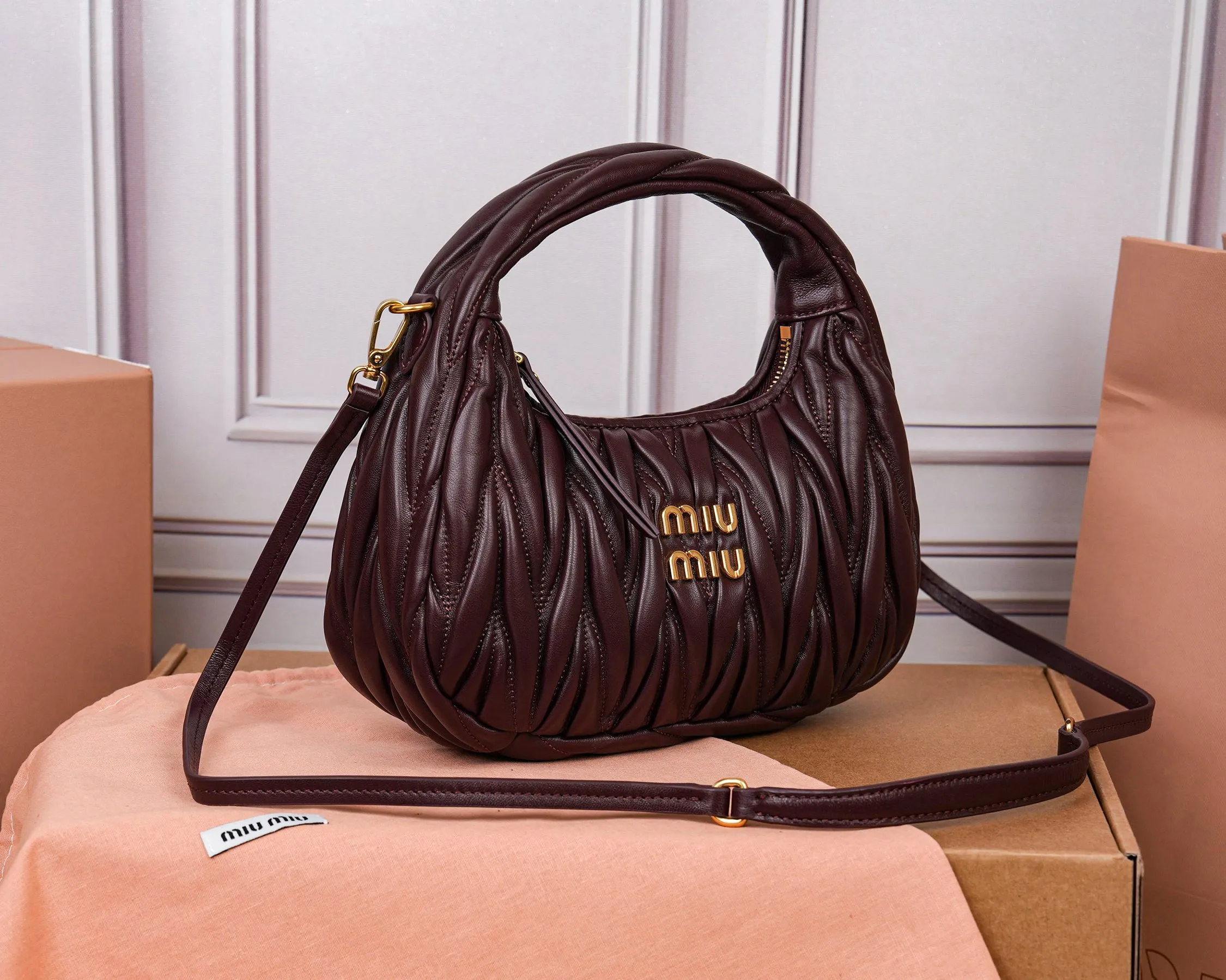 MiuMiu Wander matelass?? nappa leather hobo bag 5BC125 - 图片 3