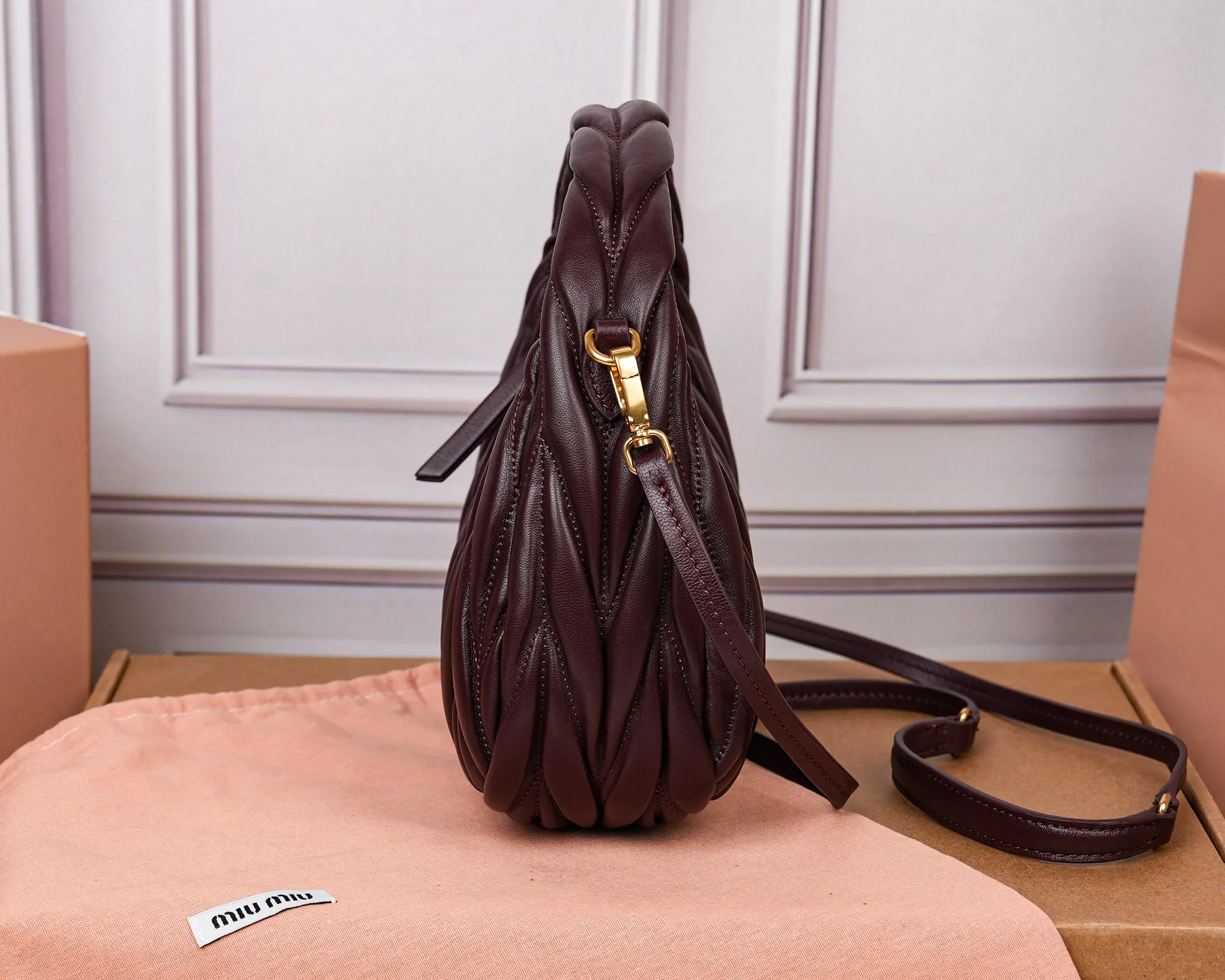 MiuMiu Wander matelass?? nappa leather hobo bag 5BC125 - 图片 4