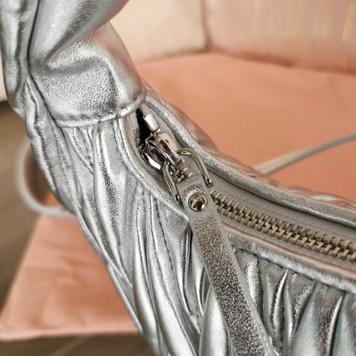 MiuMiu Wander matelass?? nappa leather hobo bag 5BC125 - 图片 7