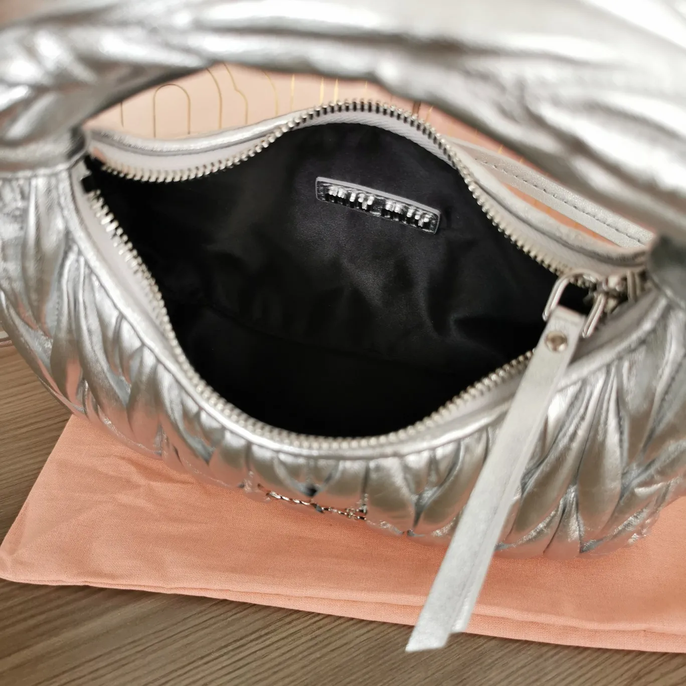 MiuMiu Wander matelass?? nappa leather hobo bag 5BC125 - 图片 8
