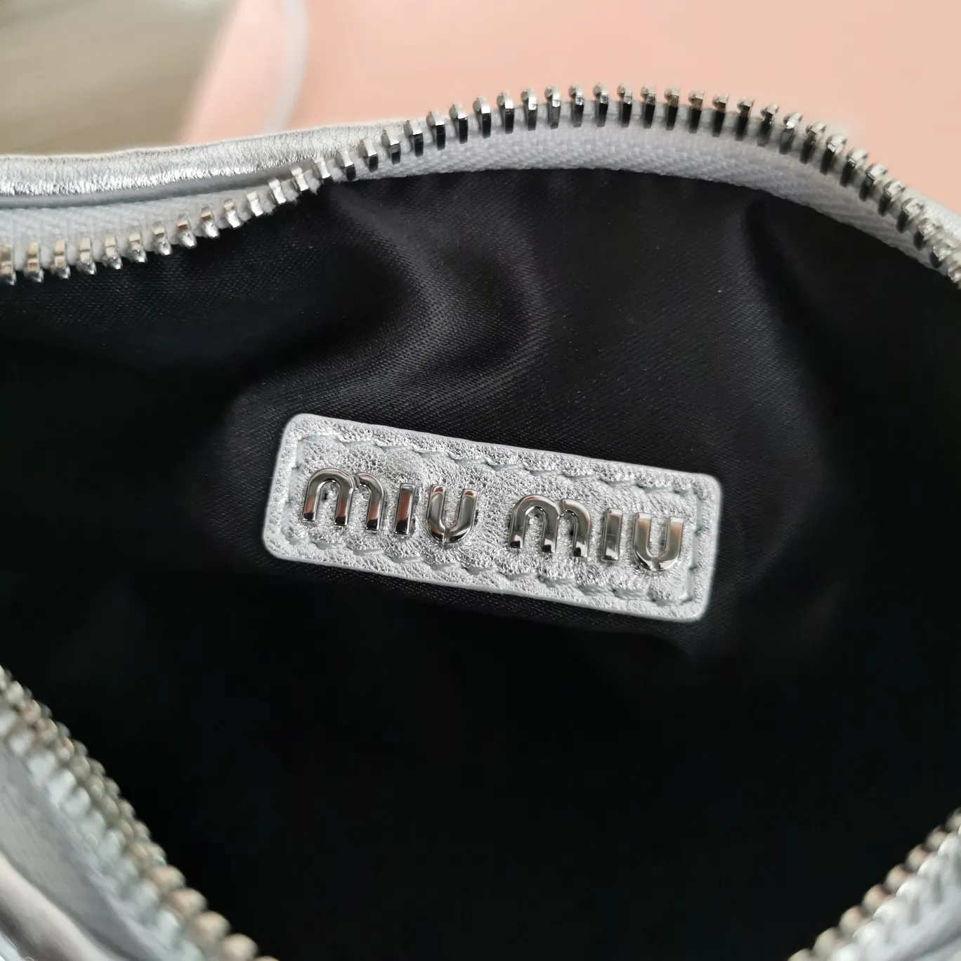 MiuMiu Wander matelass?? nappa leather hobo bag 5BC125 - 图片 9