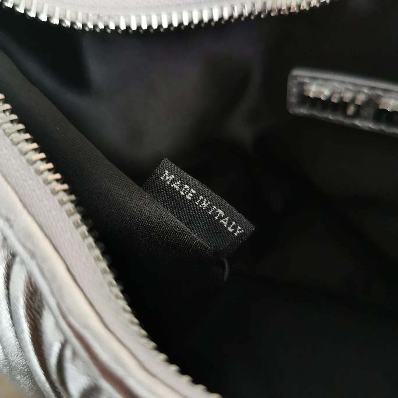 MiuMiu Wander matelass?? nappa leather hobo bag 5BC125 - 图片 10