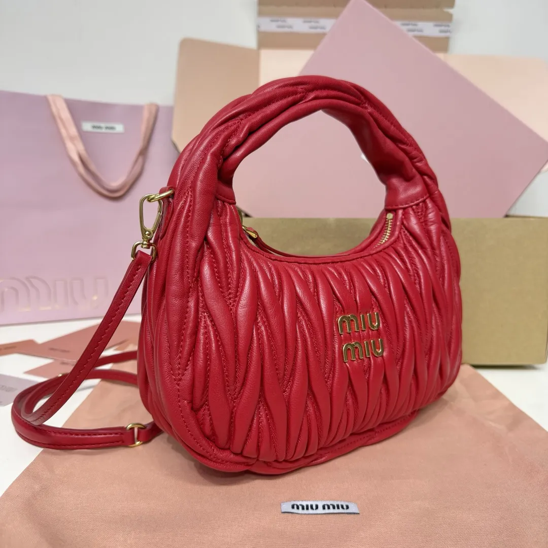 MiuMiu Wander matelass?? nappa leather hobo bag 5BC125 - Image 3