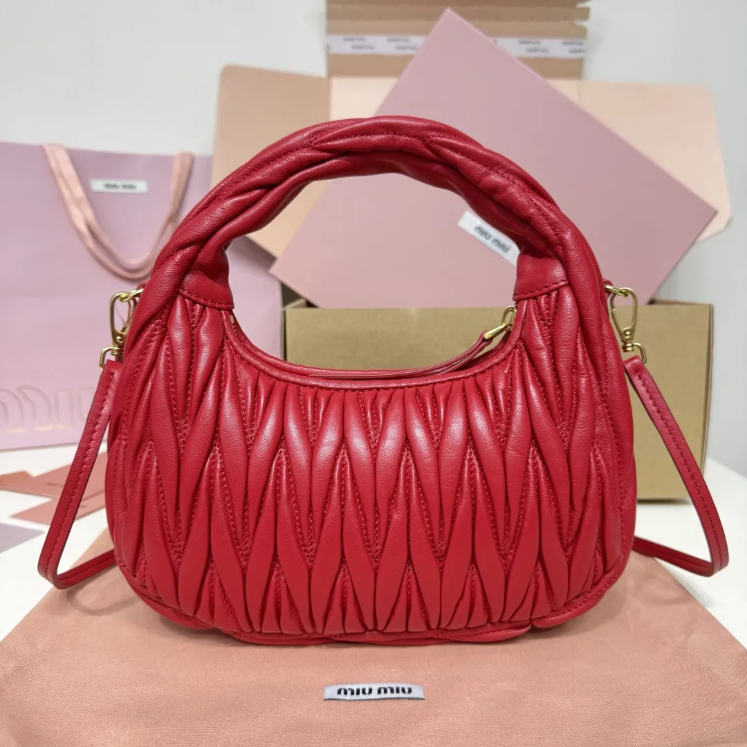 MiuMiu Wander matelass?? nappa leather hobo bag 5BC125 - Image 4