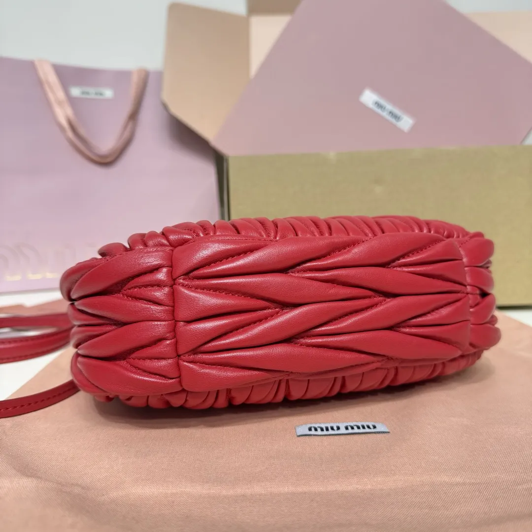 MiuMiu Wander matelass?? nappa leather hobo bag 5BC125 - Image 5
