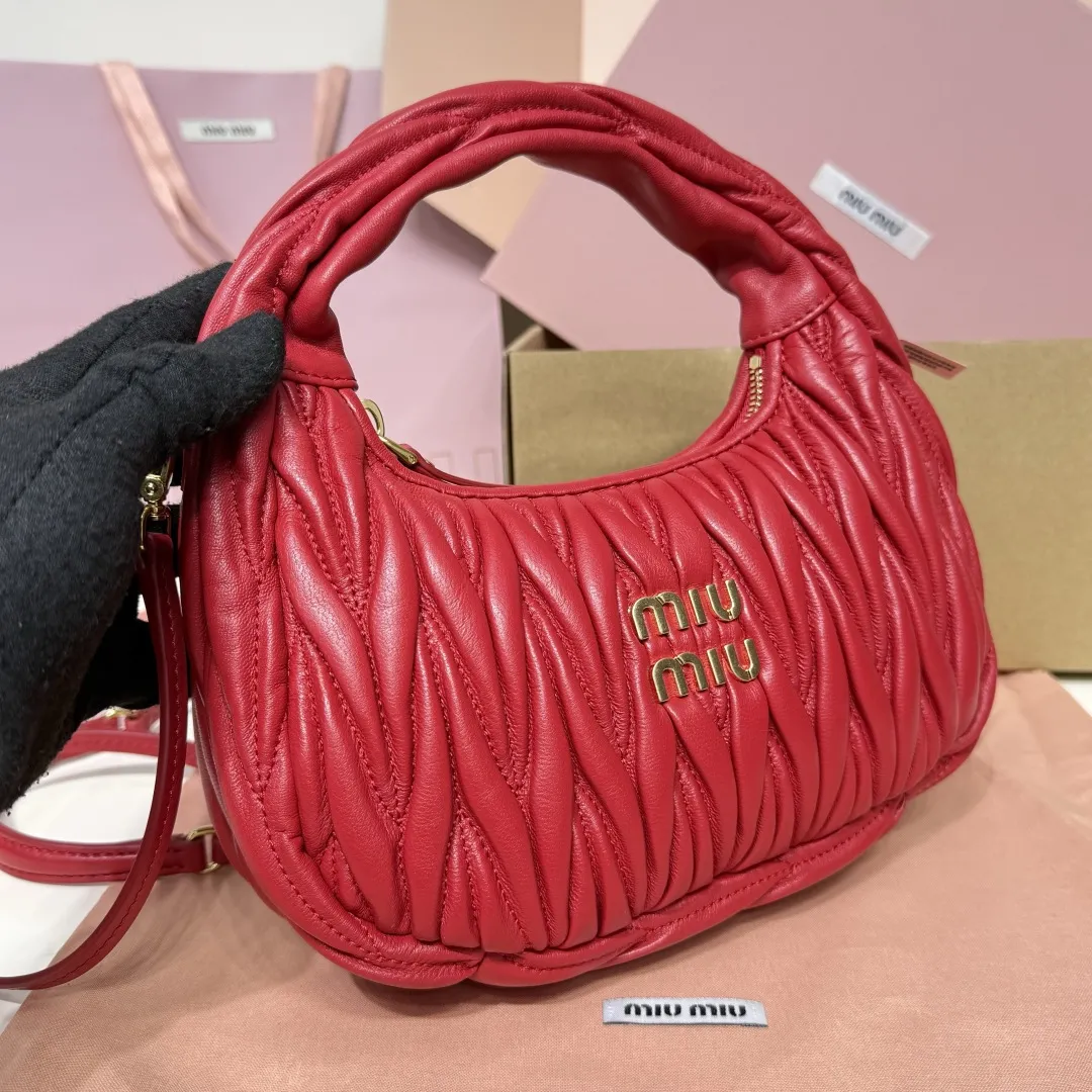 MiuMiu Wander matelass?? nappa leather hobo bag 5BC125 - Image 6