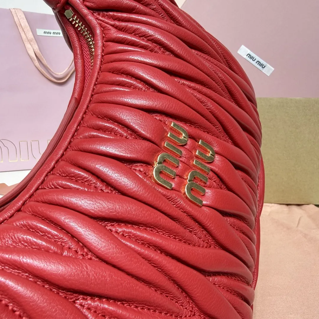 MiuMiu Wander matelass?? nappa leather hobo bag 5BC125 - Image 7