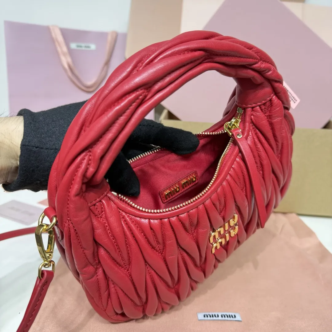 MiuMiu Wander matelass?? nappa leather hobo bag 5BC125 - Image 10