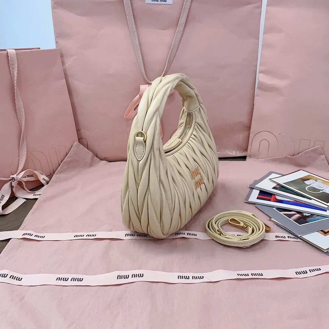 MiuMiu Wander matelass?? nappa leather hobo bag 5BC125 - Image 3