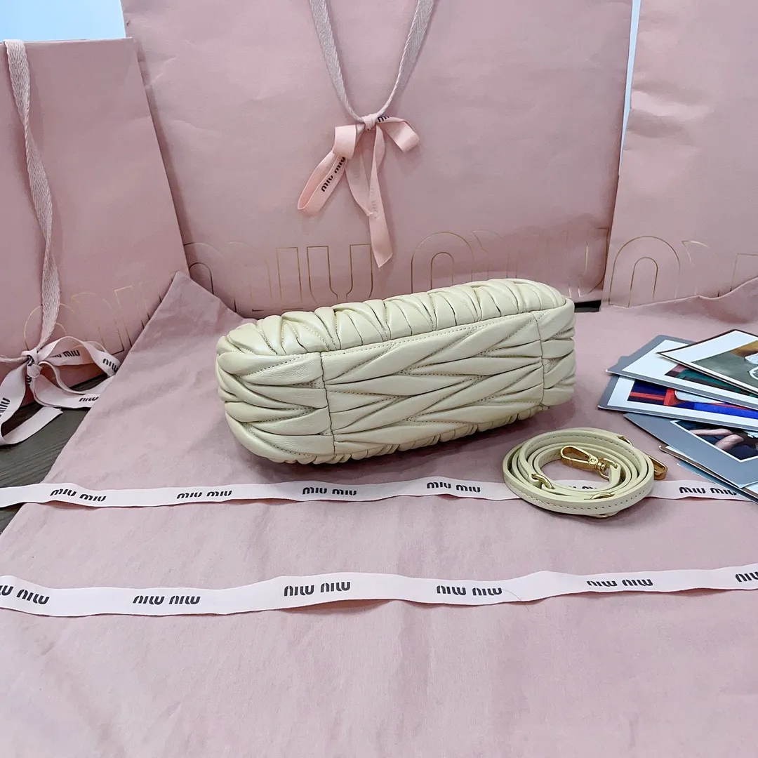 MiuMiu Wander matelass?? nappa leather hobo bag 5BC125 - Image 5