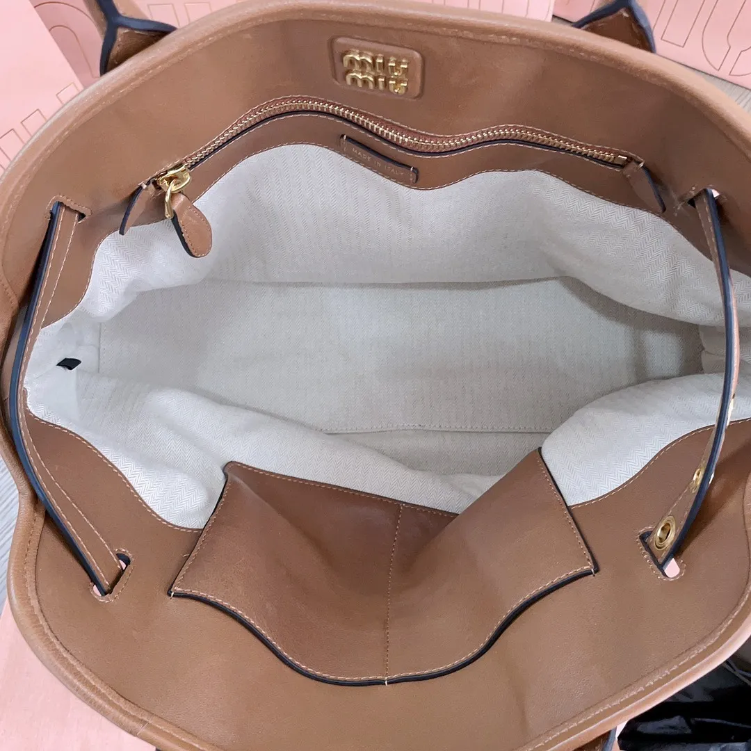 MiuMiu Aventure nappa leather bag 5BG291 - Image 9