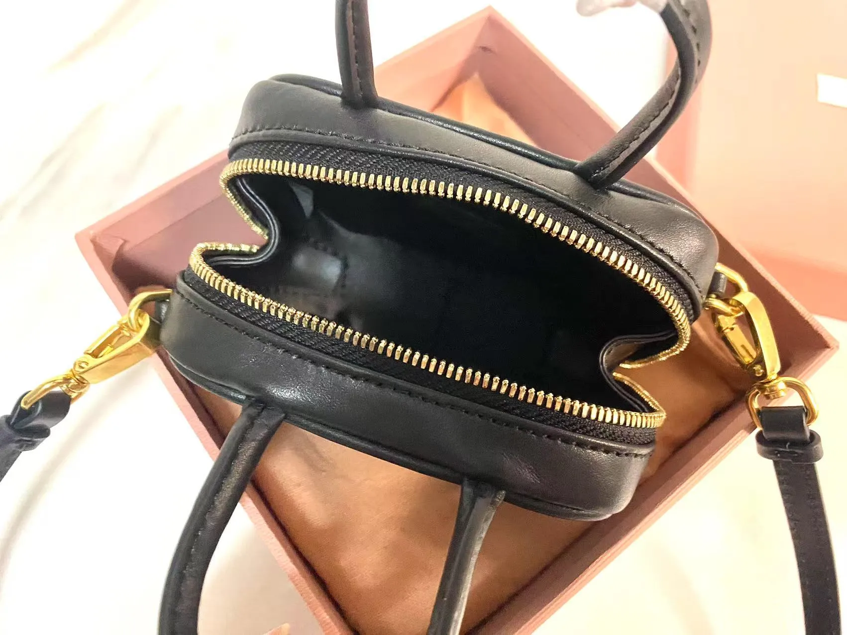 MiuMiu Beau leather micro-bag 5NR036 - Image 10
