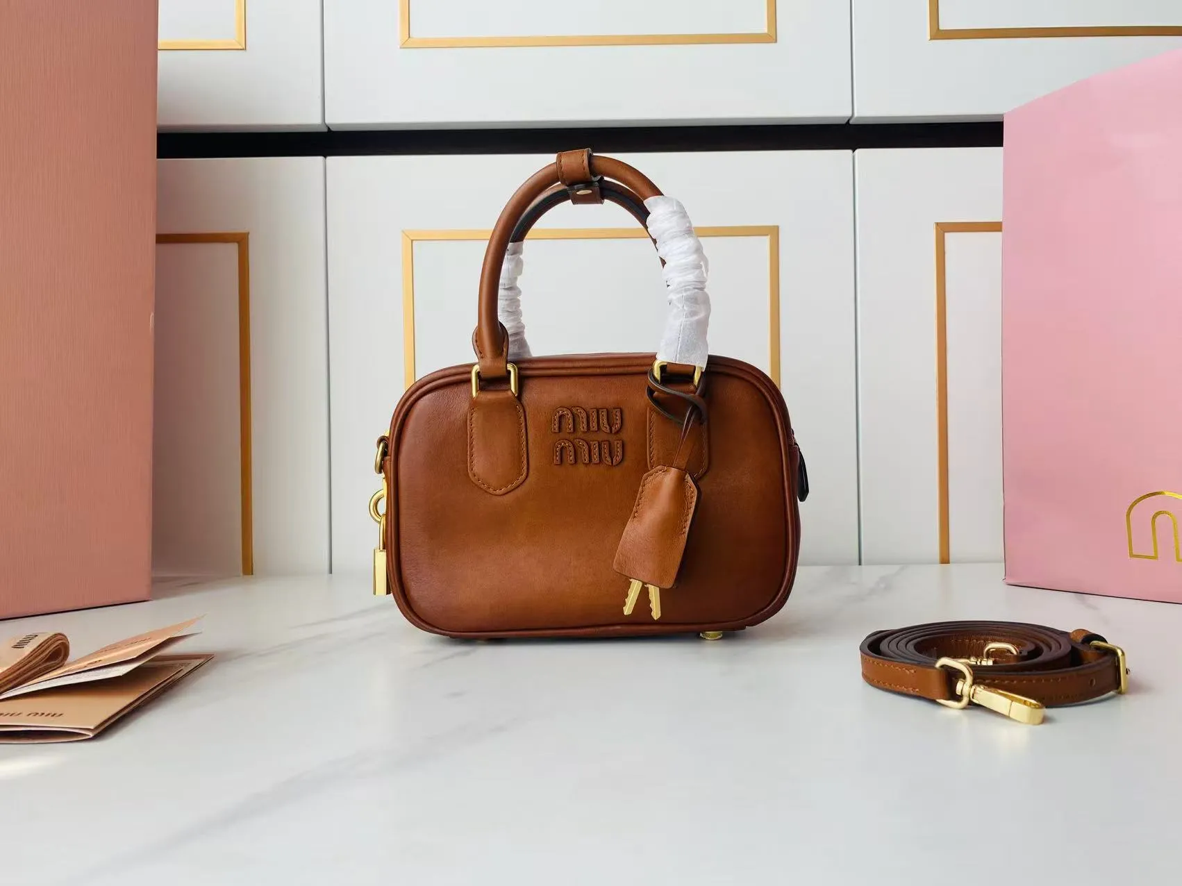 Alternative view of MiuMiu Arcadie leather bag 5BB123