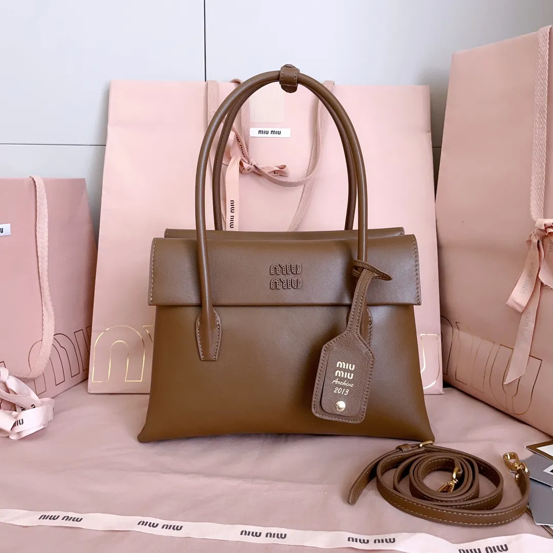 Alternative view of MiuMiu Solitaire leather bag 5BA302