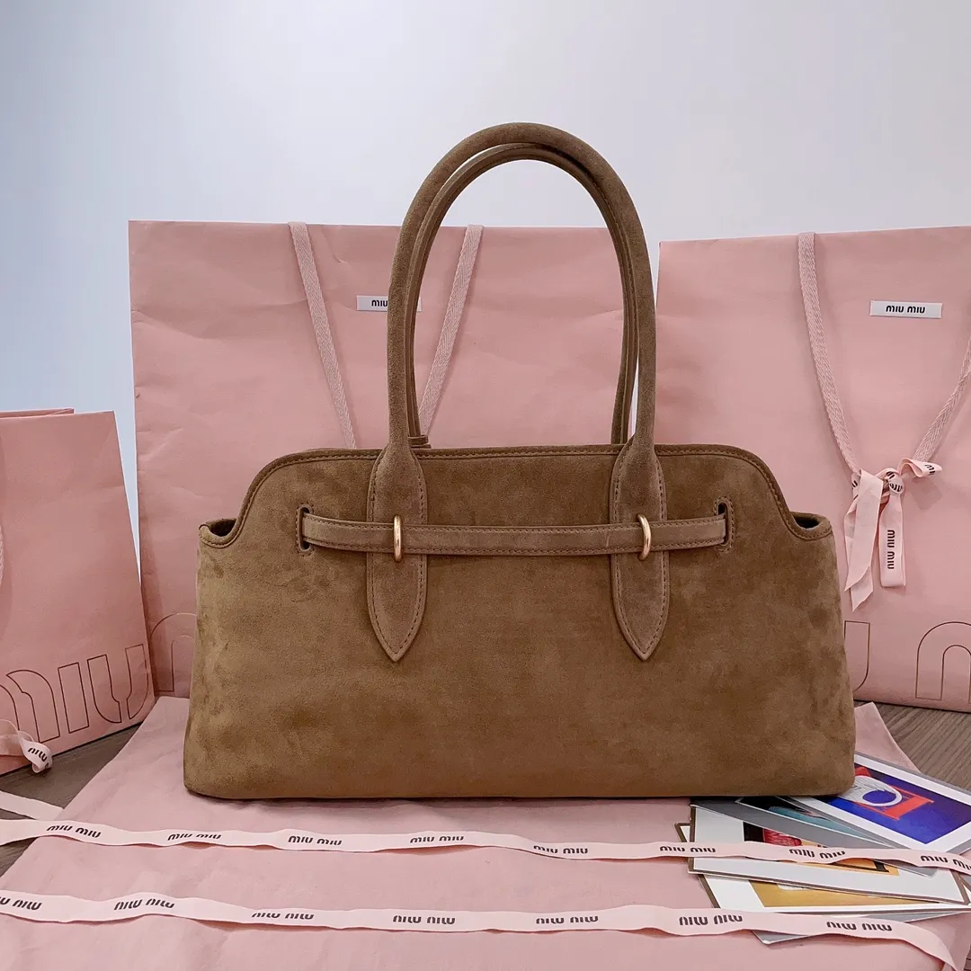 MiuMiu Aventure suede bag 5BG310 - Image 4