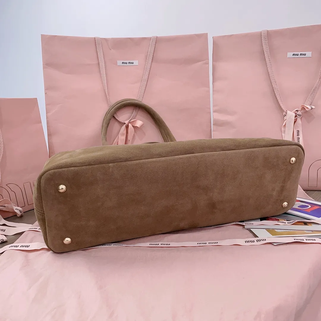 MiuMiu Aventure suede bag 5BG310 - Image 5