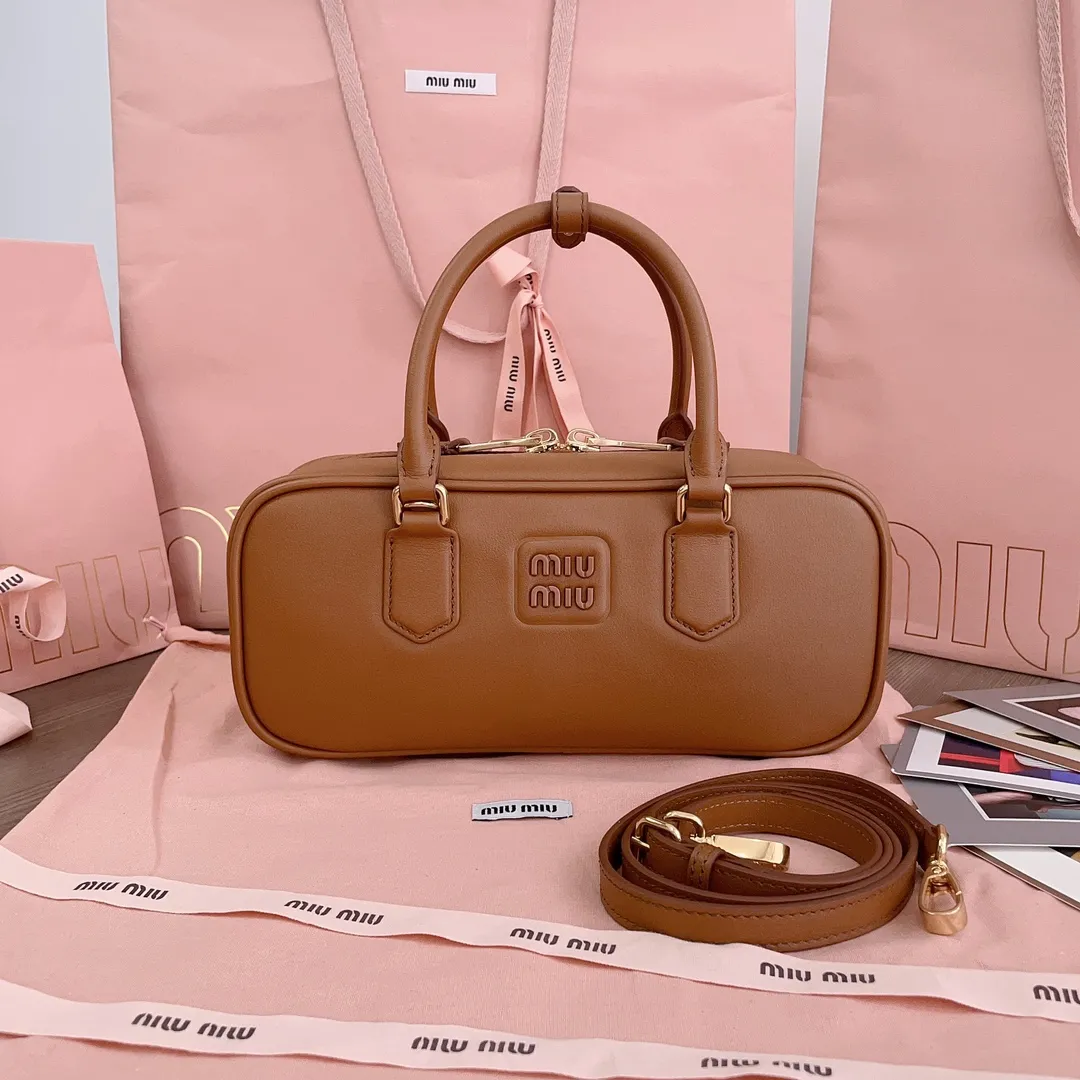 Alternative view of MiuMiu Arcadie leather bag Large 5BB148