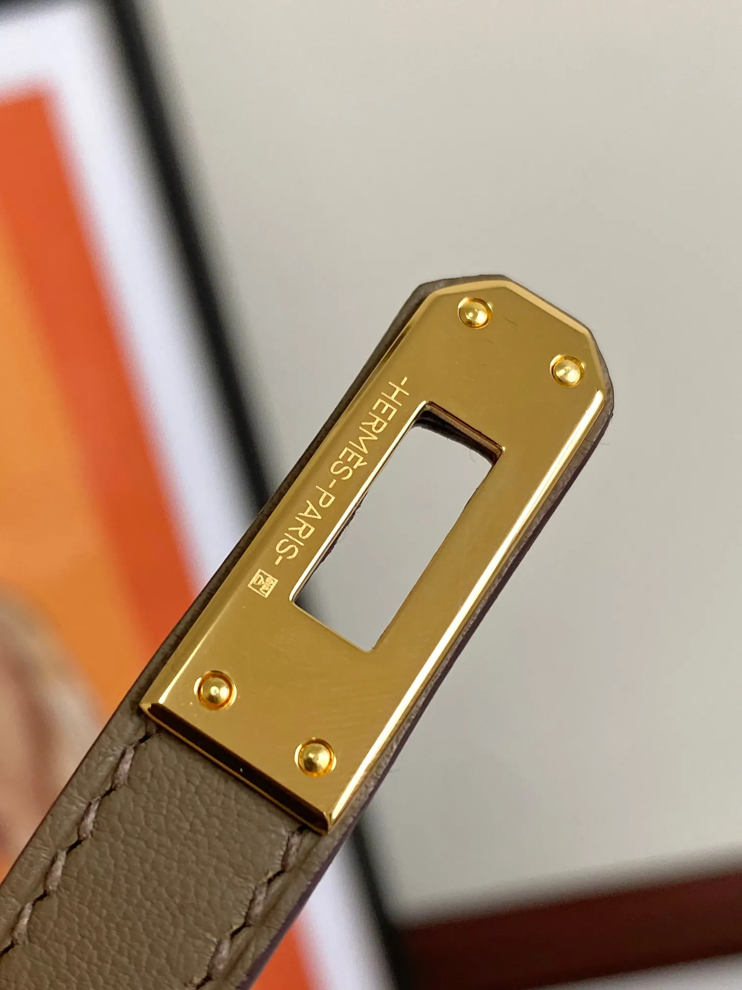 Herm??s Kelly Moove Etoupe Swift Gold Hardware - 图片 4