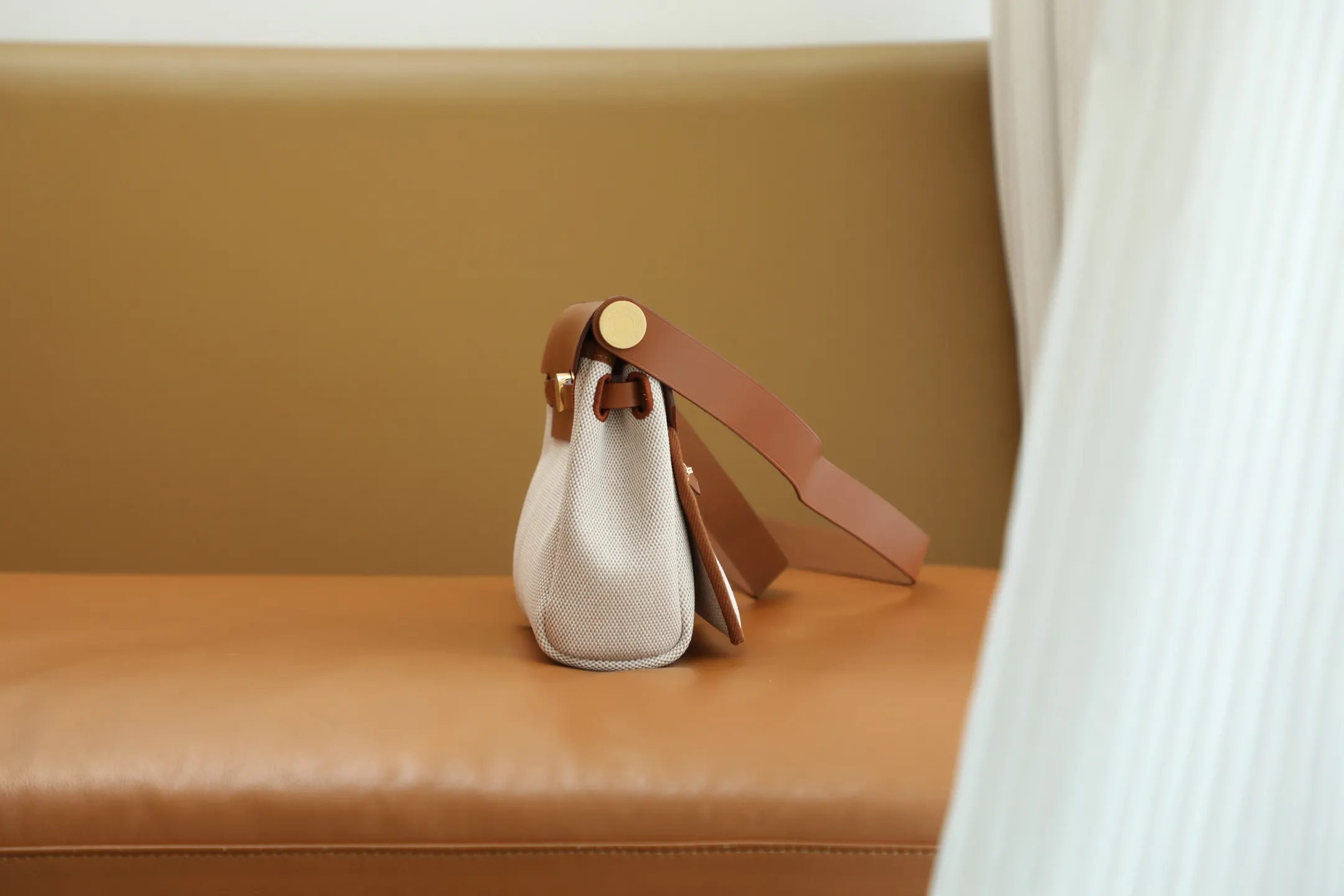 Herm??s Herbag Zip 20 Mini Ecru and Beige Toile H Canvas and Fauve Vache Hunter Gold Hardware - 图片 4