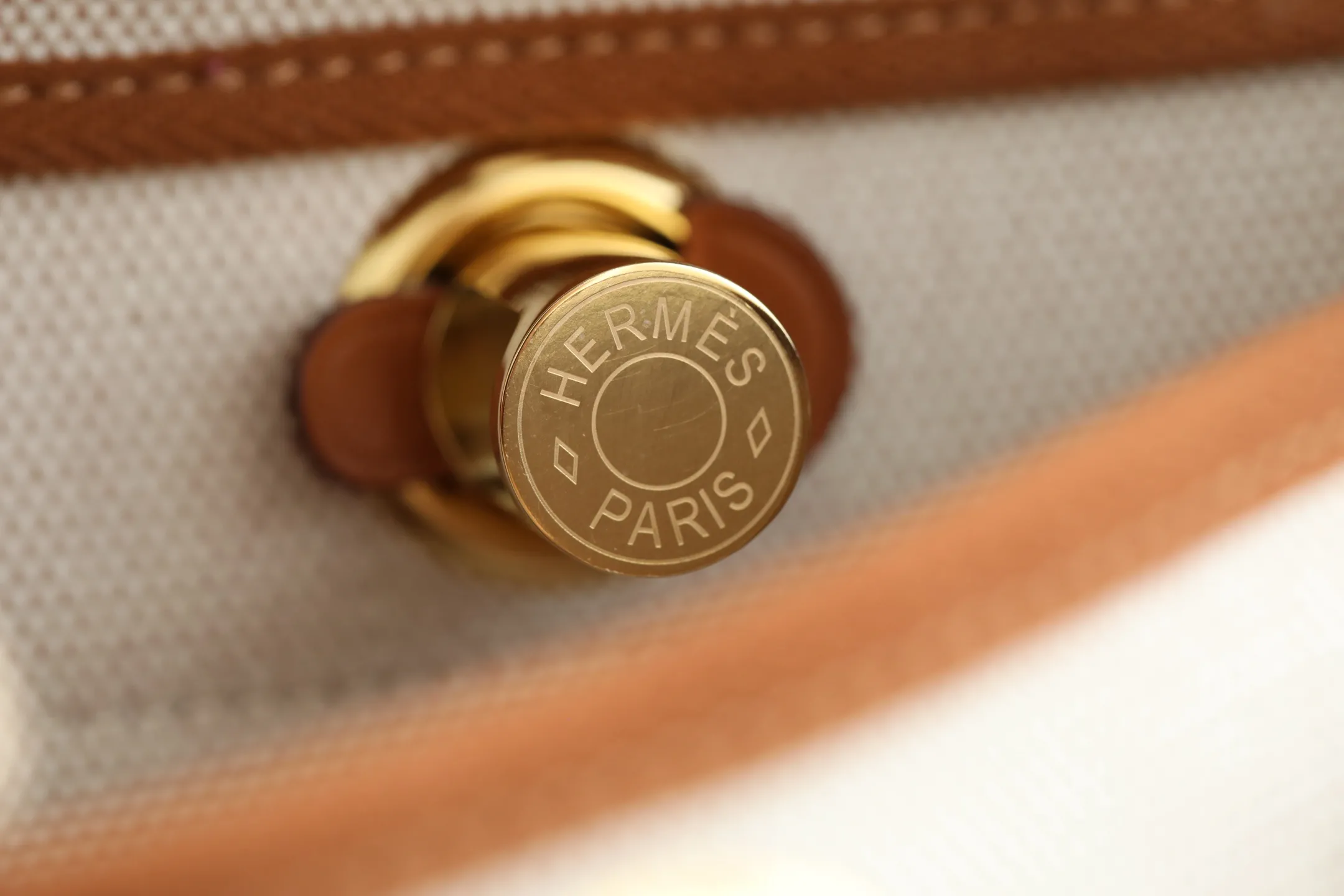 Herm??s Herbag Zip 20 Mini Ecru and Beige Toile H Canvas and Fauve Vache Hunter Gold Hardware - 图片 8
