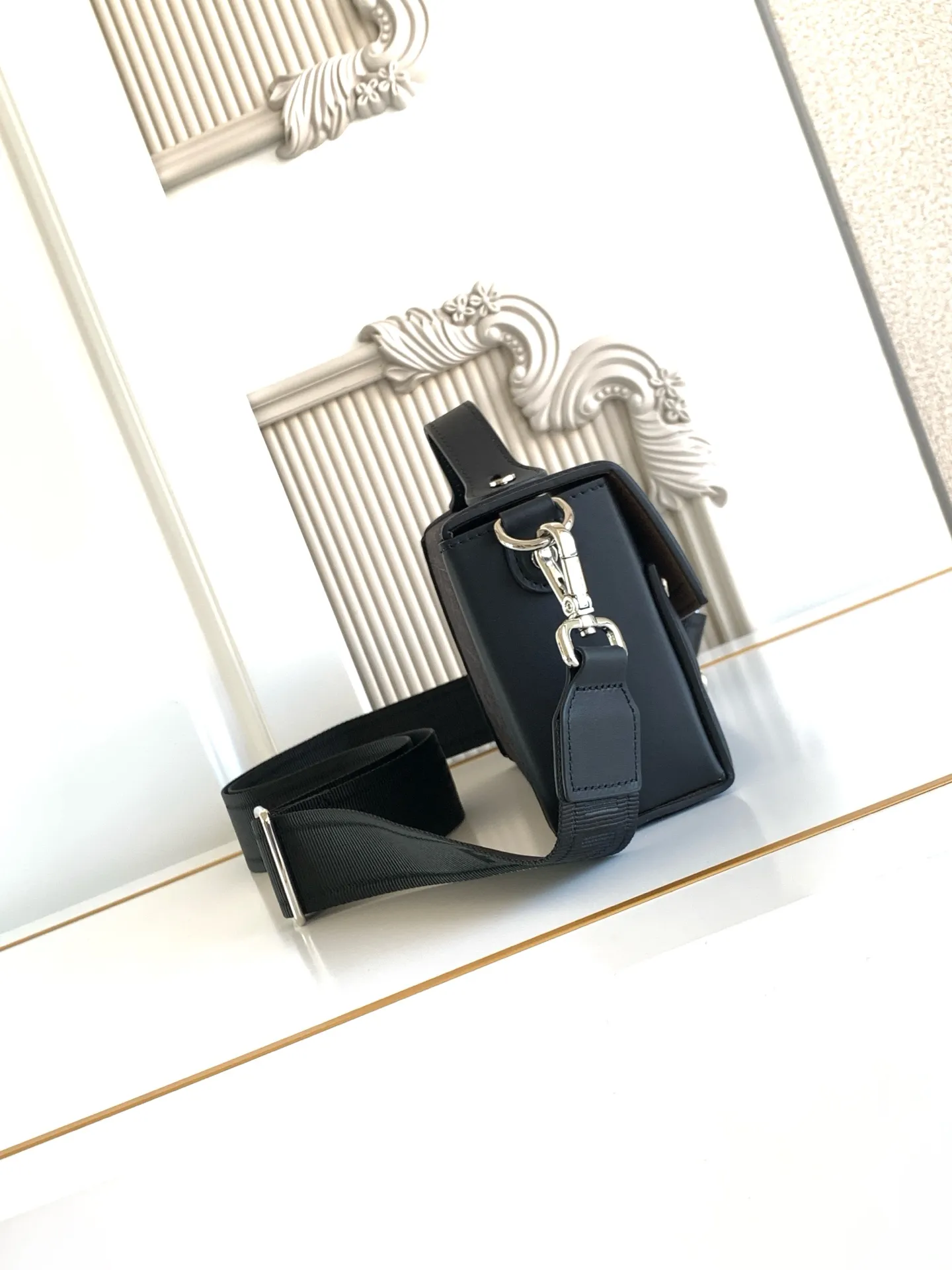Fendi Soft Trunk Baguette 7VA565 - Image 3