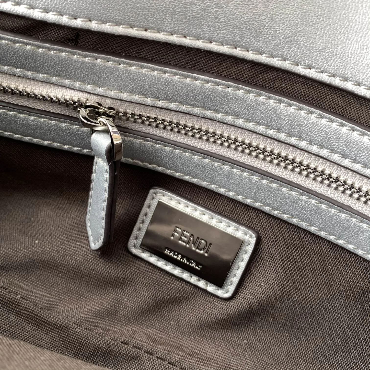 Fendi Crystal Vitello Laminato Ff Medium Baguette Crystal Argento 8BR600APKFF1JSU - Image 9