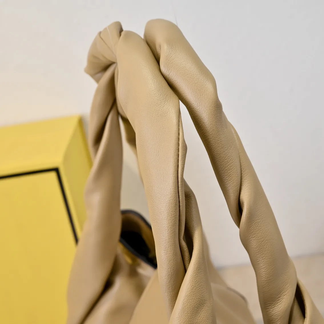 Fendi Spy Beige leather bag 8BR839 - 图片 4