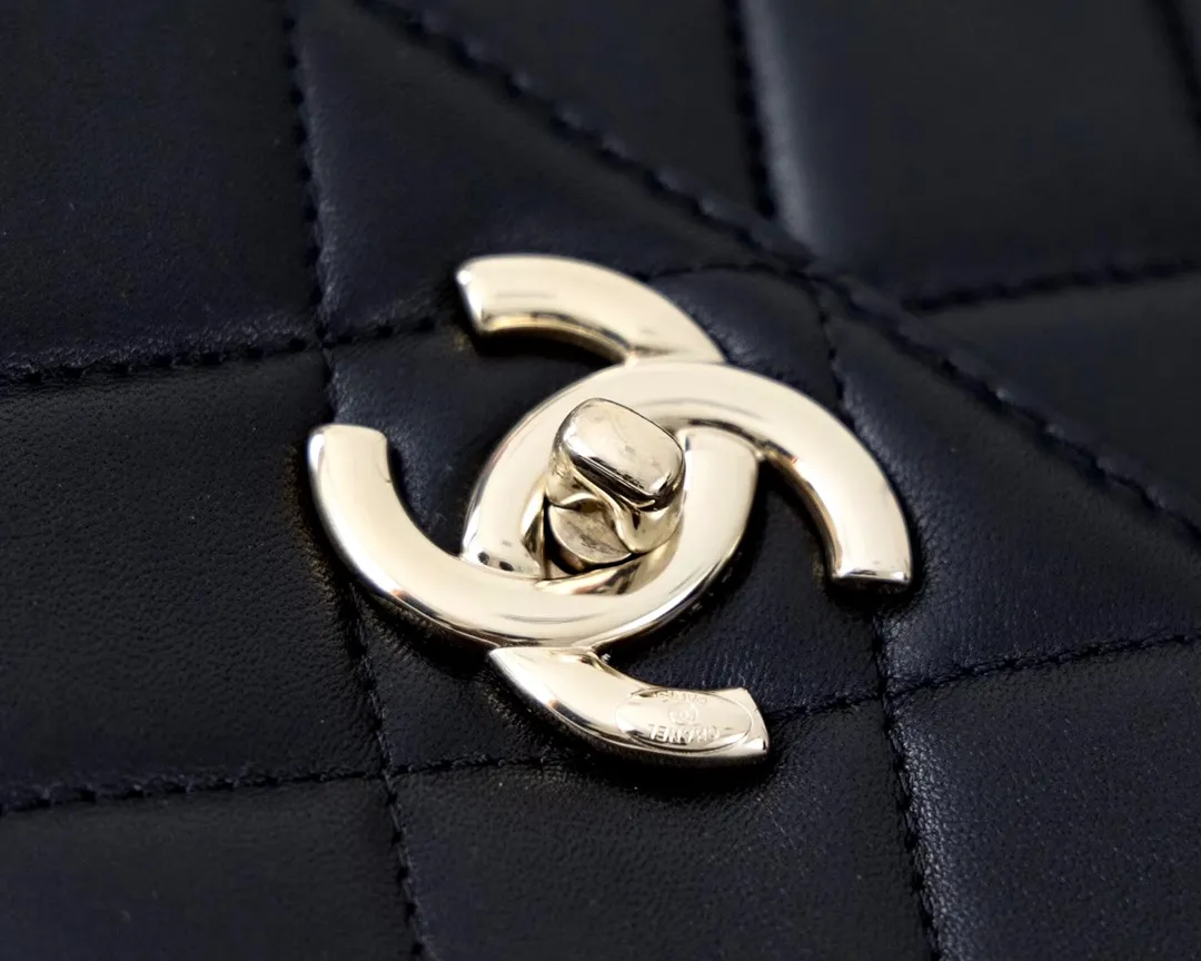 Chanel Small Quilted Lambskin Trendy CC Flap A92236 - Image 8
