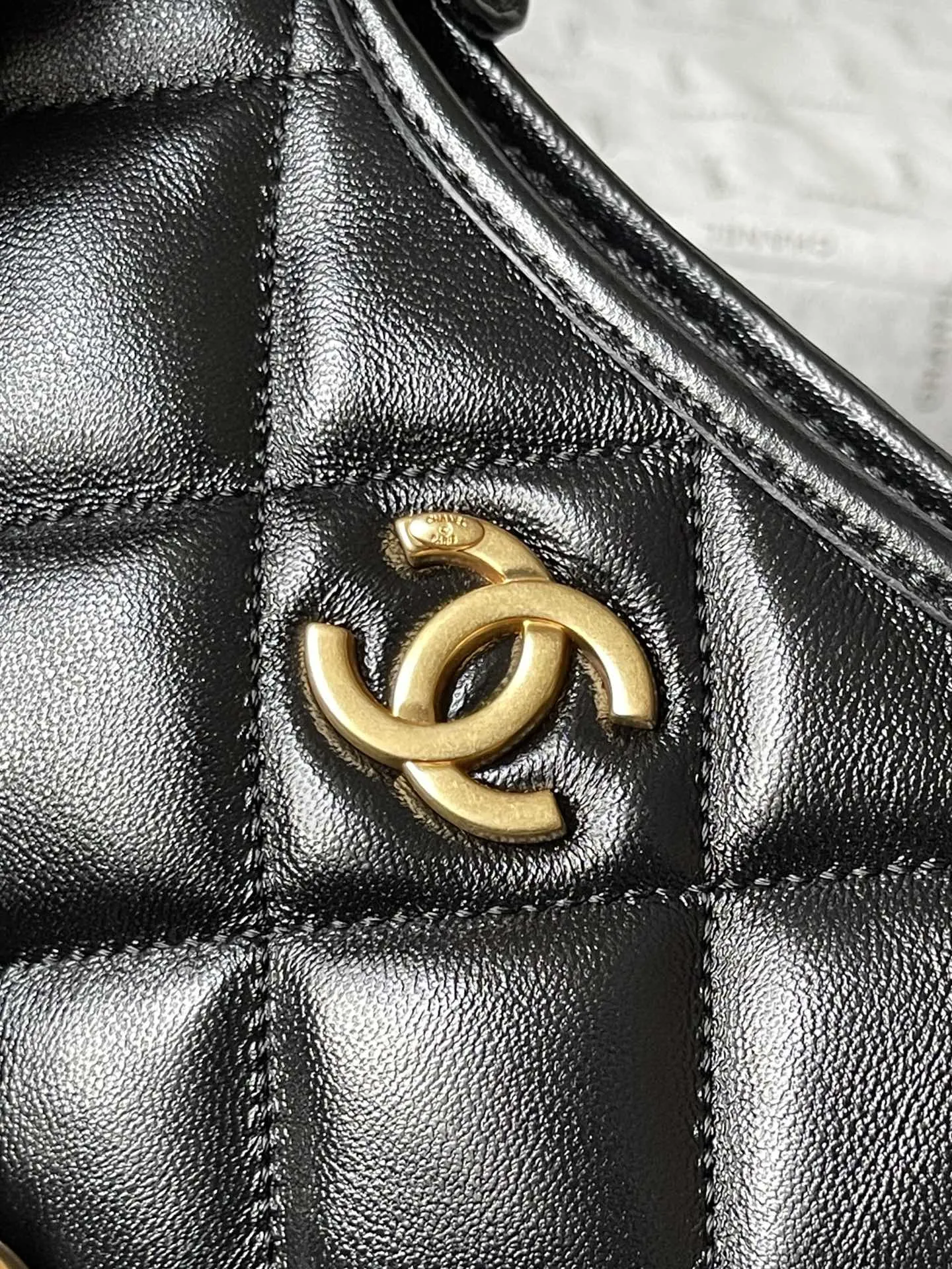 Chanel Small Hobo Bag in Shiny Lambskin AS4922 - Image 7