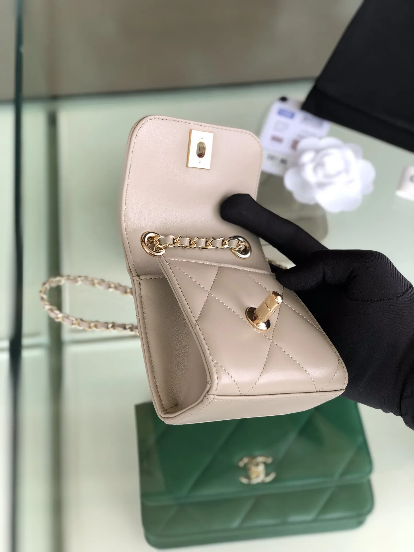 Chanel Quilted Lambskin Trendy Cc Mini Chain Wallet A81633 - Image 9
