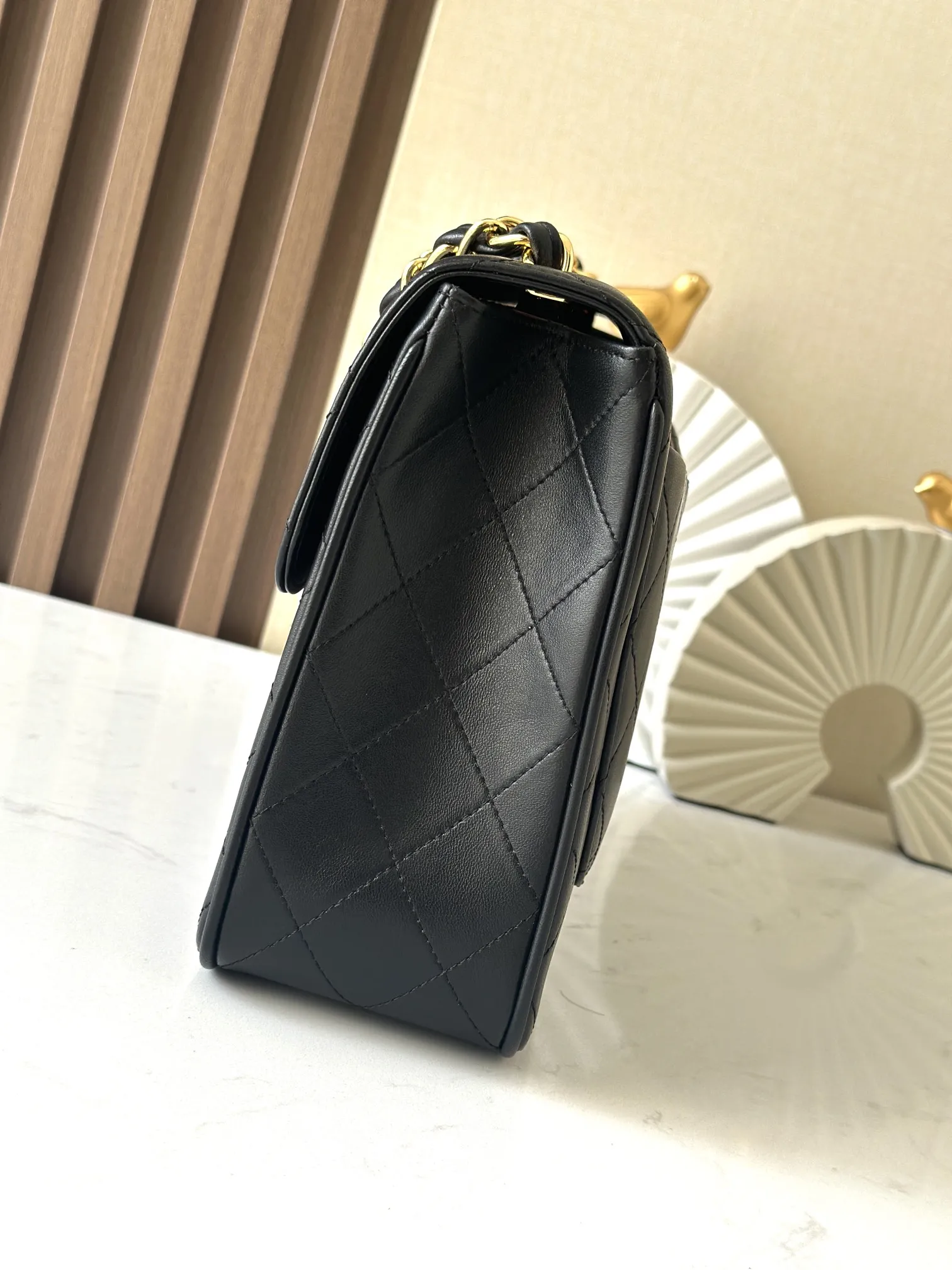 Chanel Vintage Classic Flap Handbag Large Lambskin Gold A2222 - 图片 4