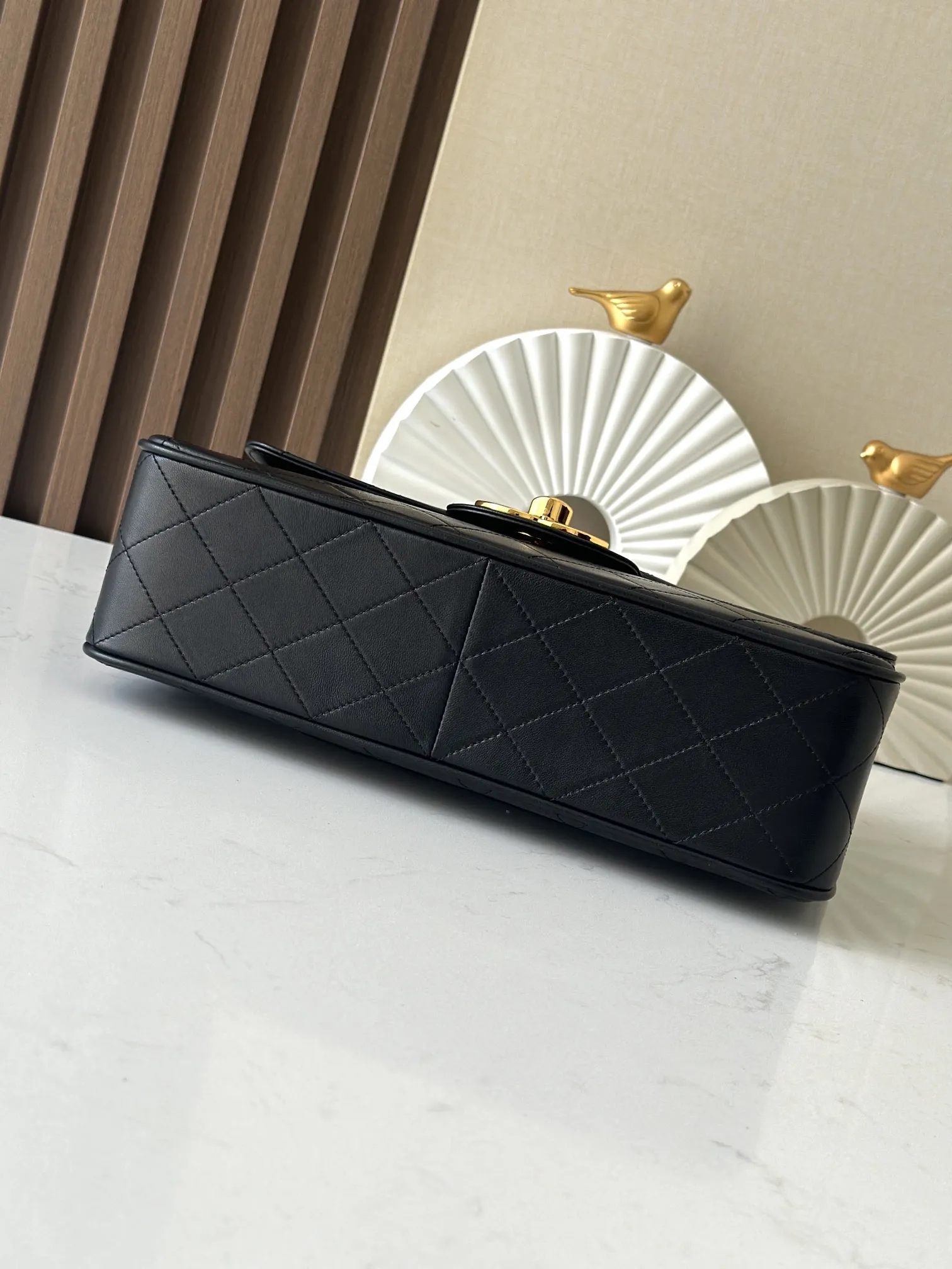 Chanel Vintage Classic Flap Handbag Large Lambskin Gold A2222 - 图片 5