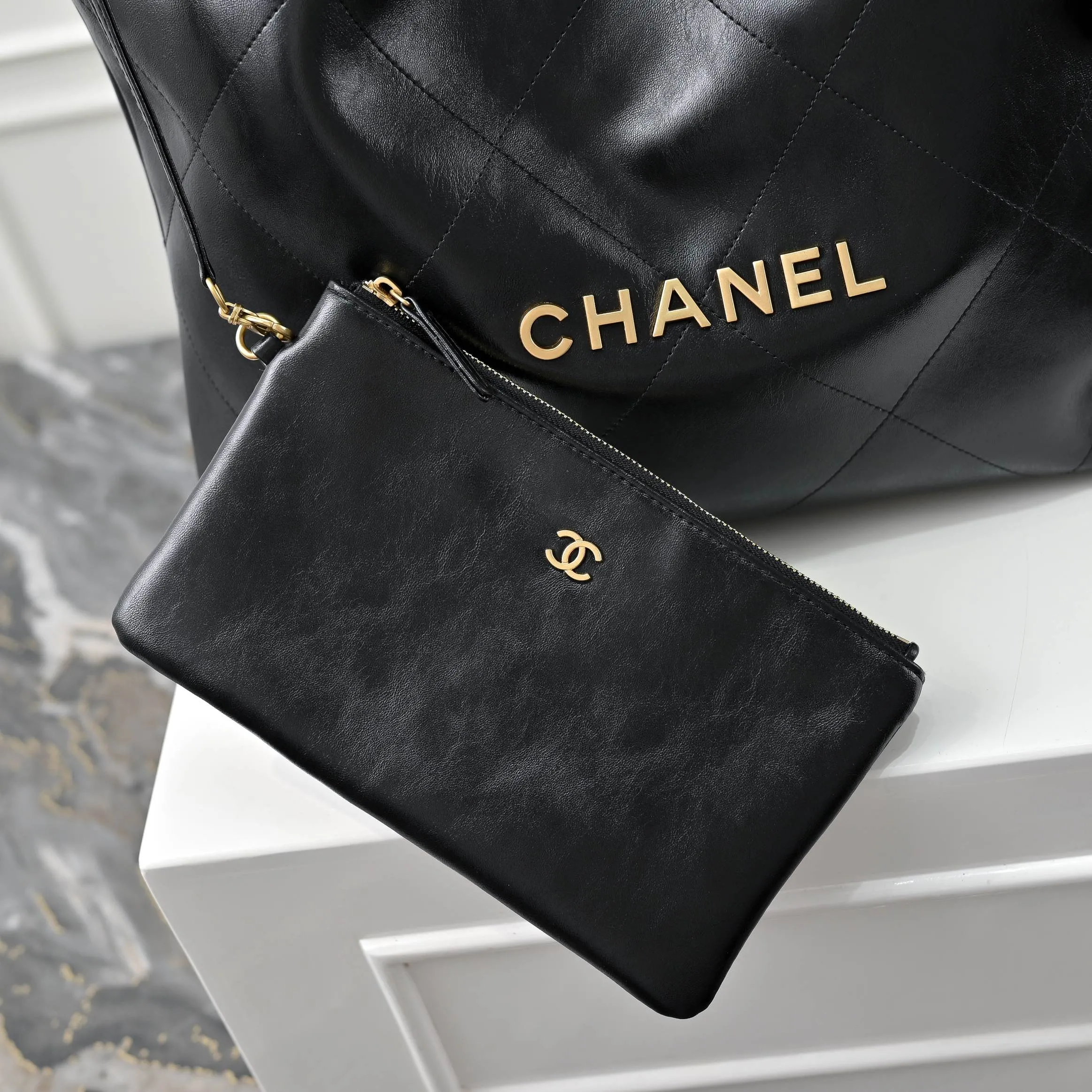 Chanel 22 Handbag Medium AS3261 - Image 7