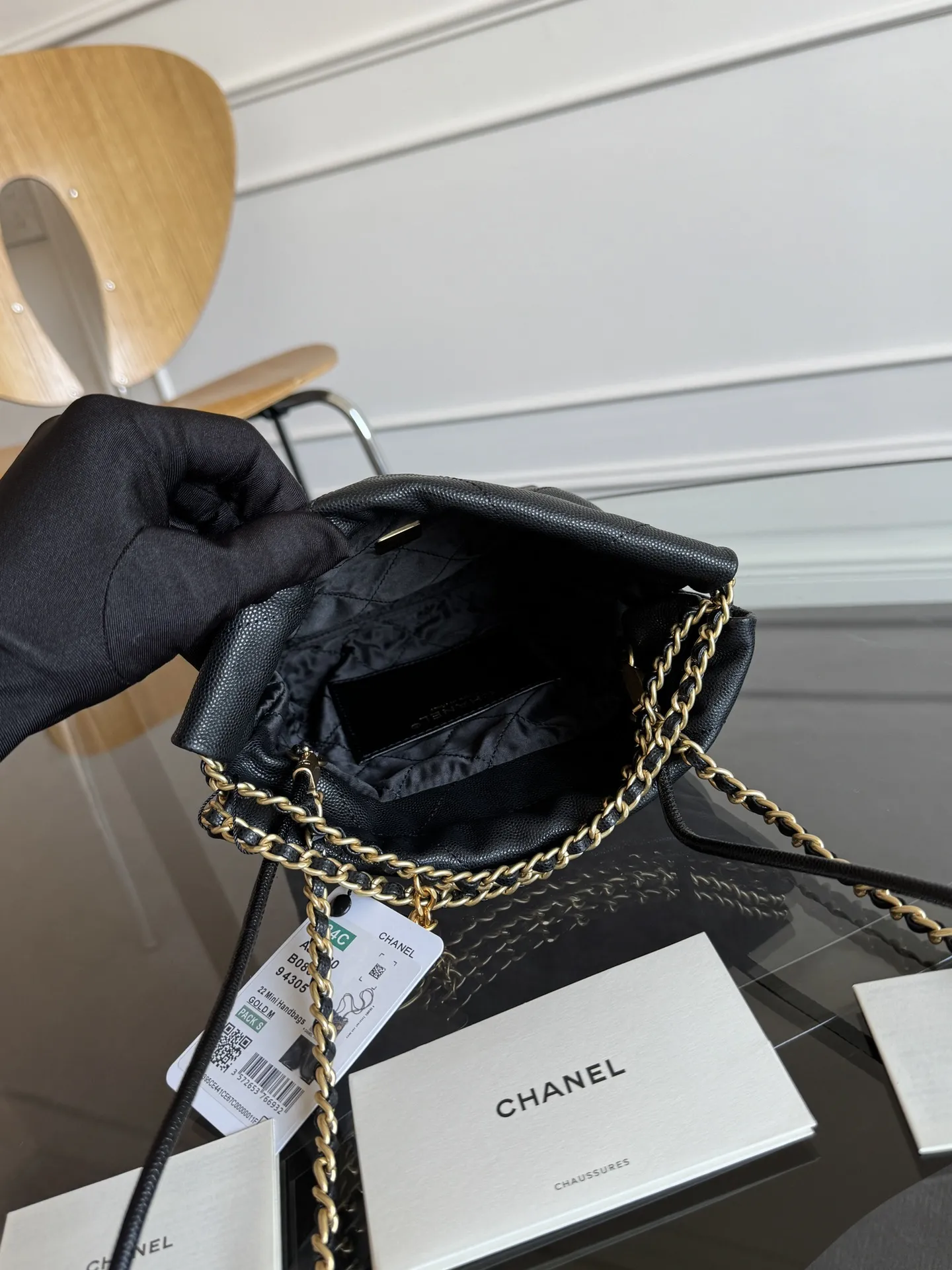 Chanel 22 Mini Handbag AS3980 - Image 11