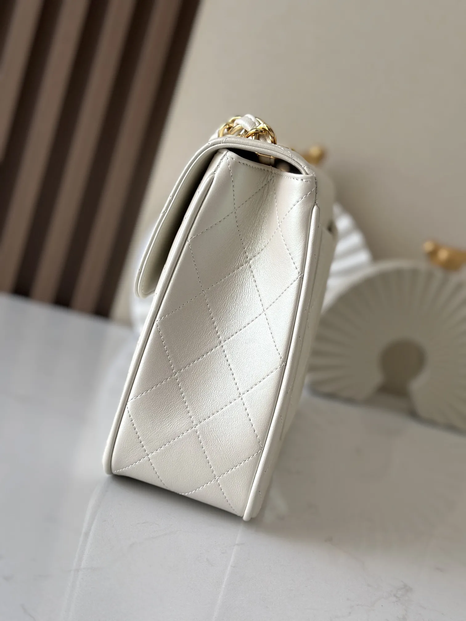 Chanel Vintage Classic Flap Handbag Large Lambskin Gold A2222 - 图片 4