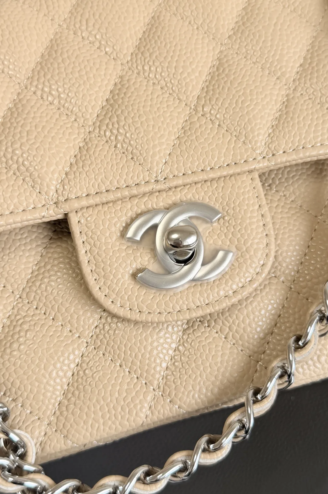 CHANEL Classic Flap Handbag Medium Caviar Silver A01112 - 图片 6
