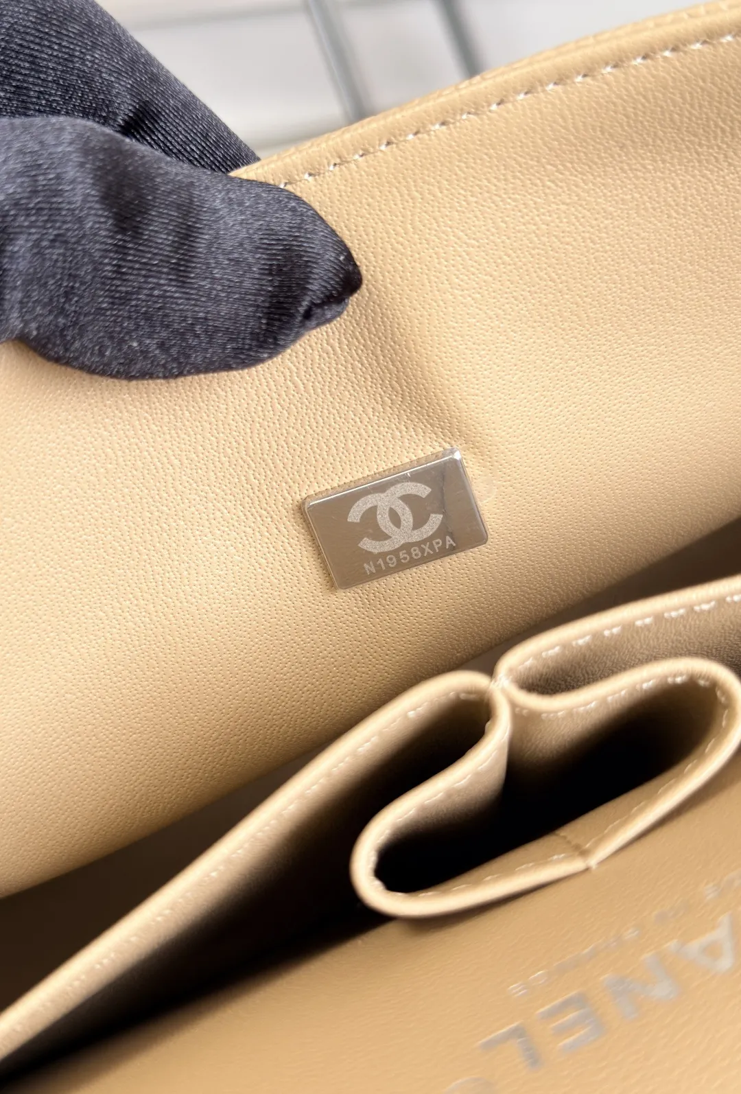 CHANEL Classic Flap Handbag Medium Caviar Silver A01112 - 图片 12